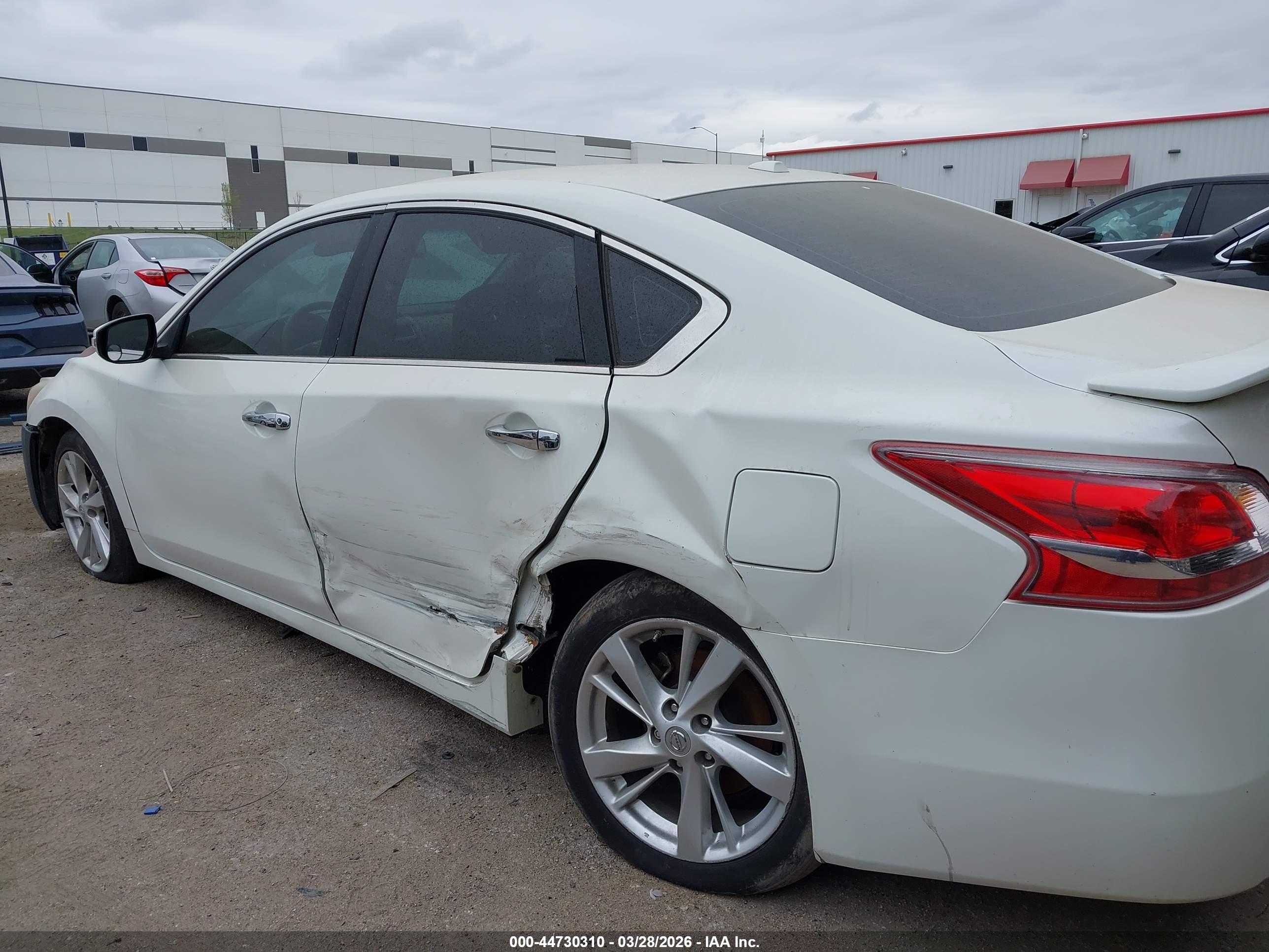 NISSAN ALTIMA image 6