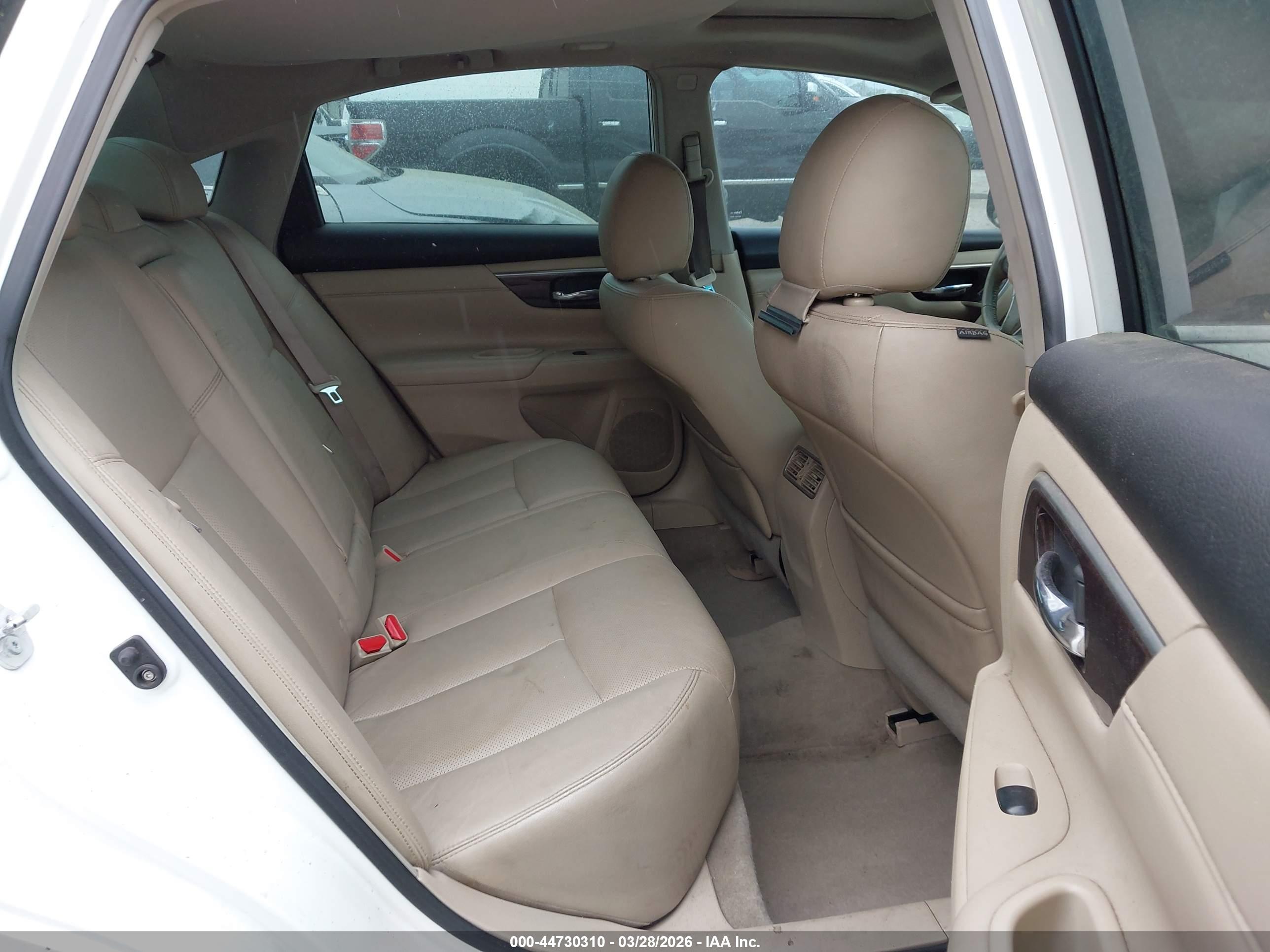 NISSAN ALTIMA image 8