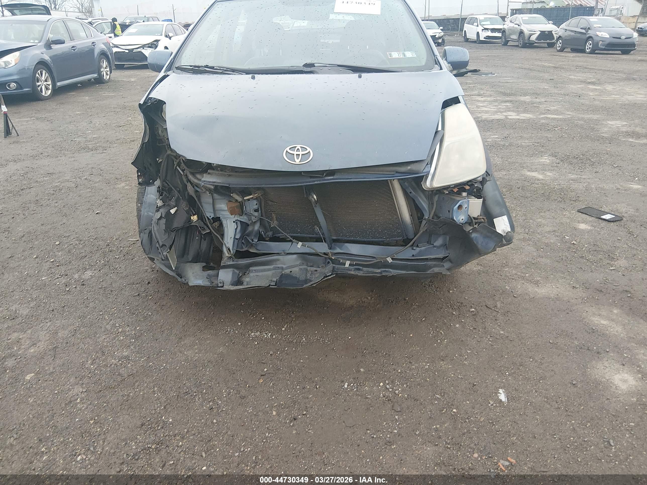 TOYOTA PRIUS image 6