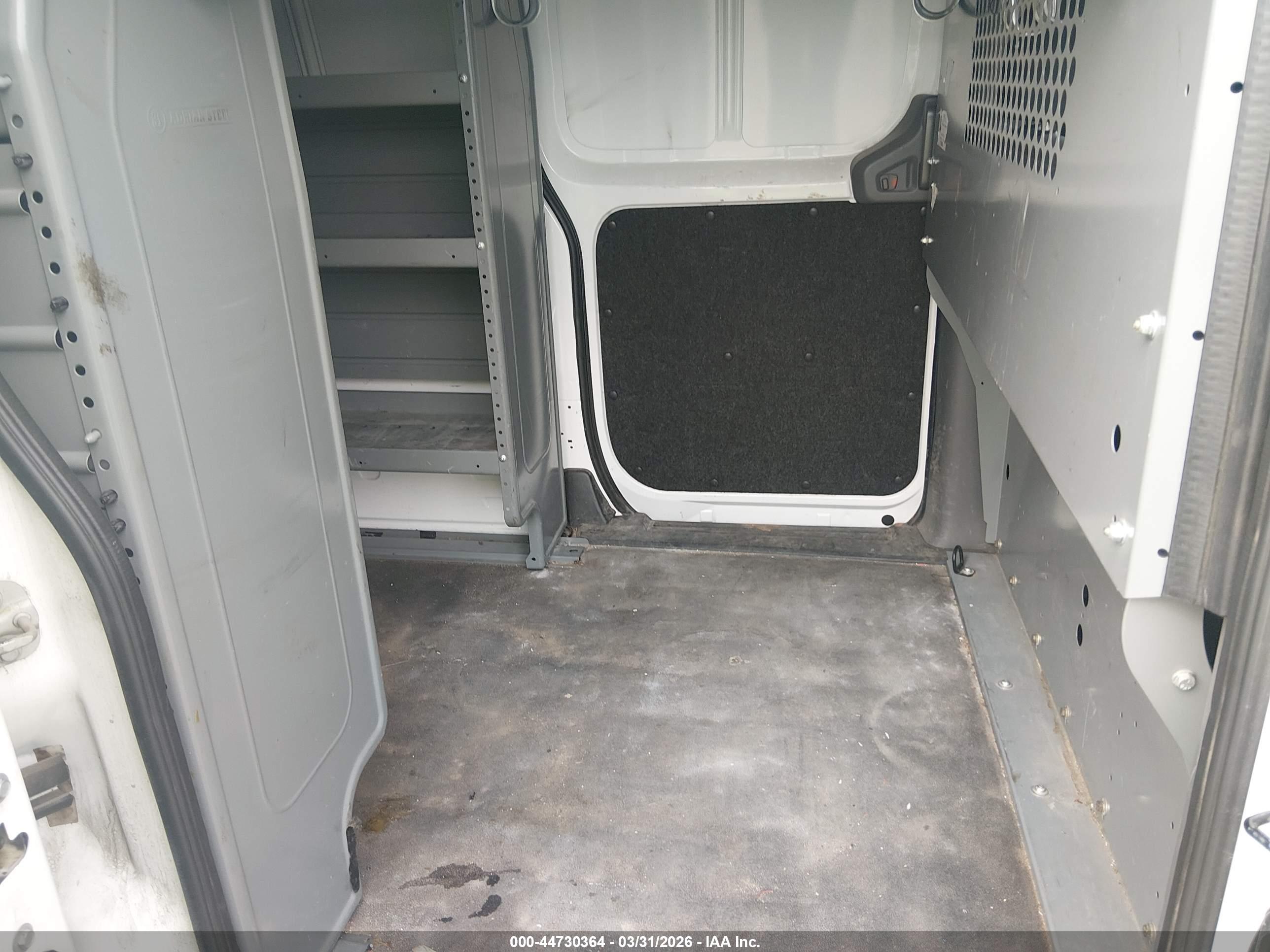 NISSAN NV200 image 8