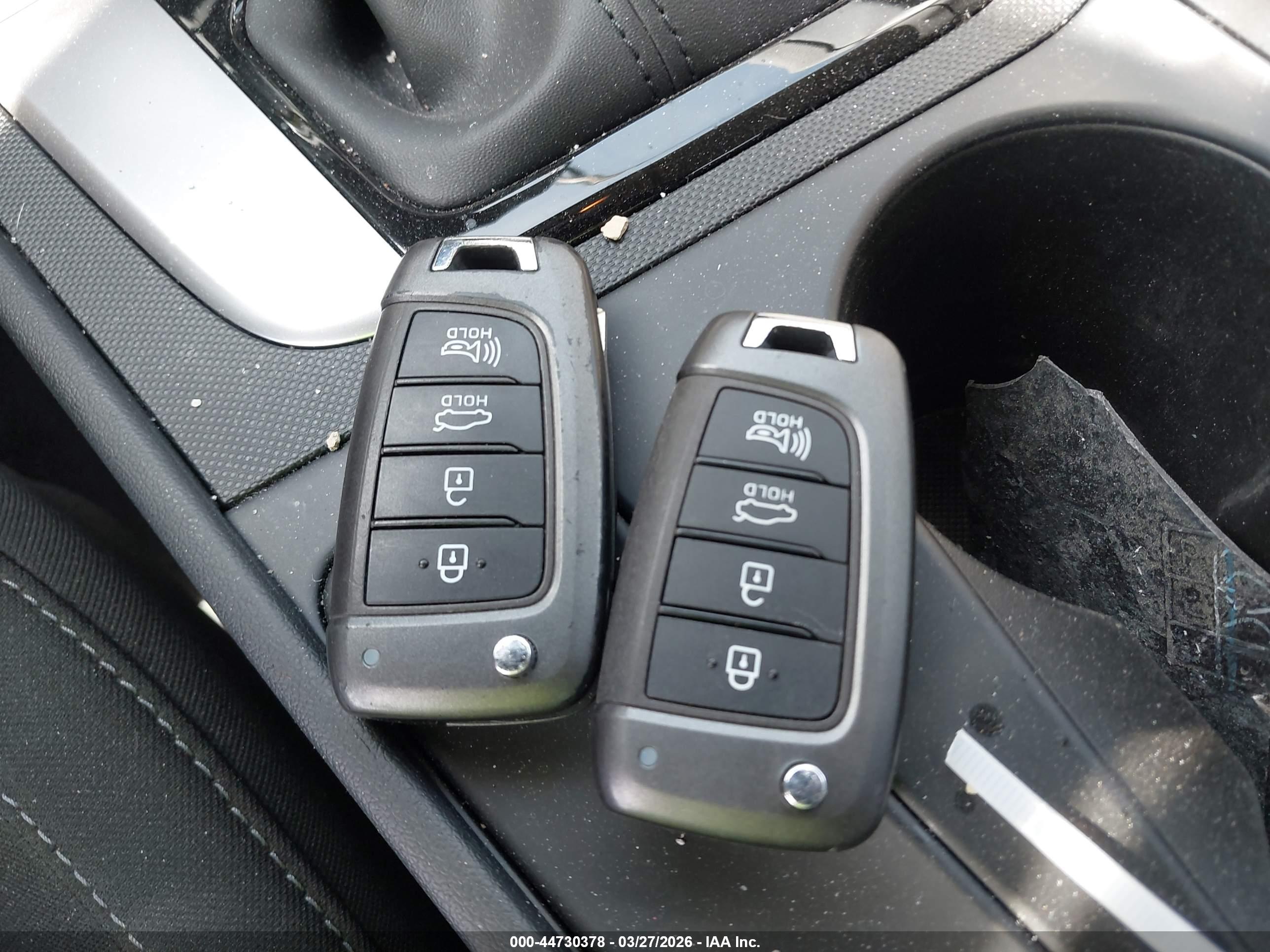 HYUNDAI ELANTRA image 11