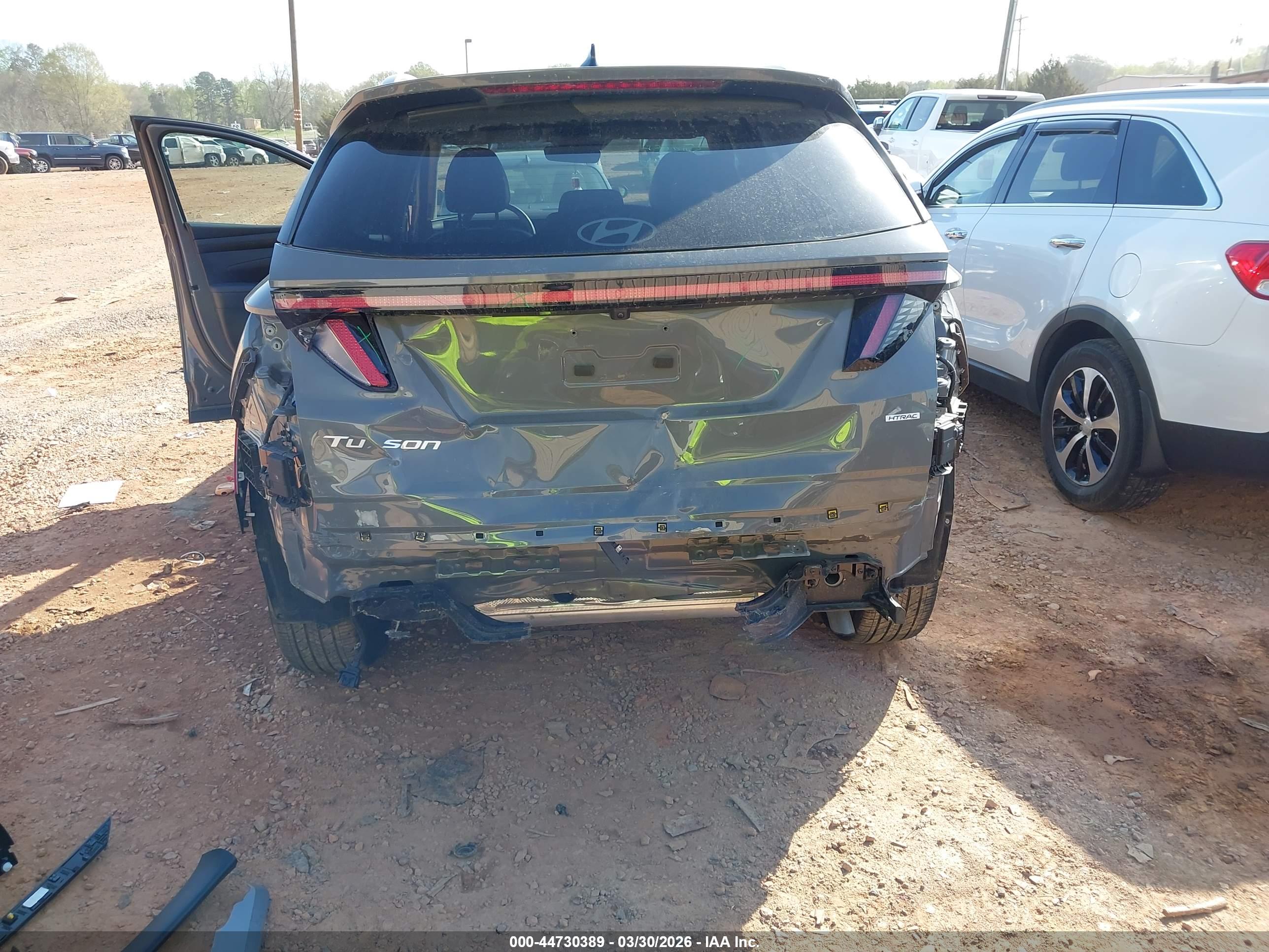 HYUNDAI TUCSON image 6