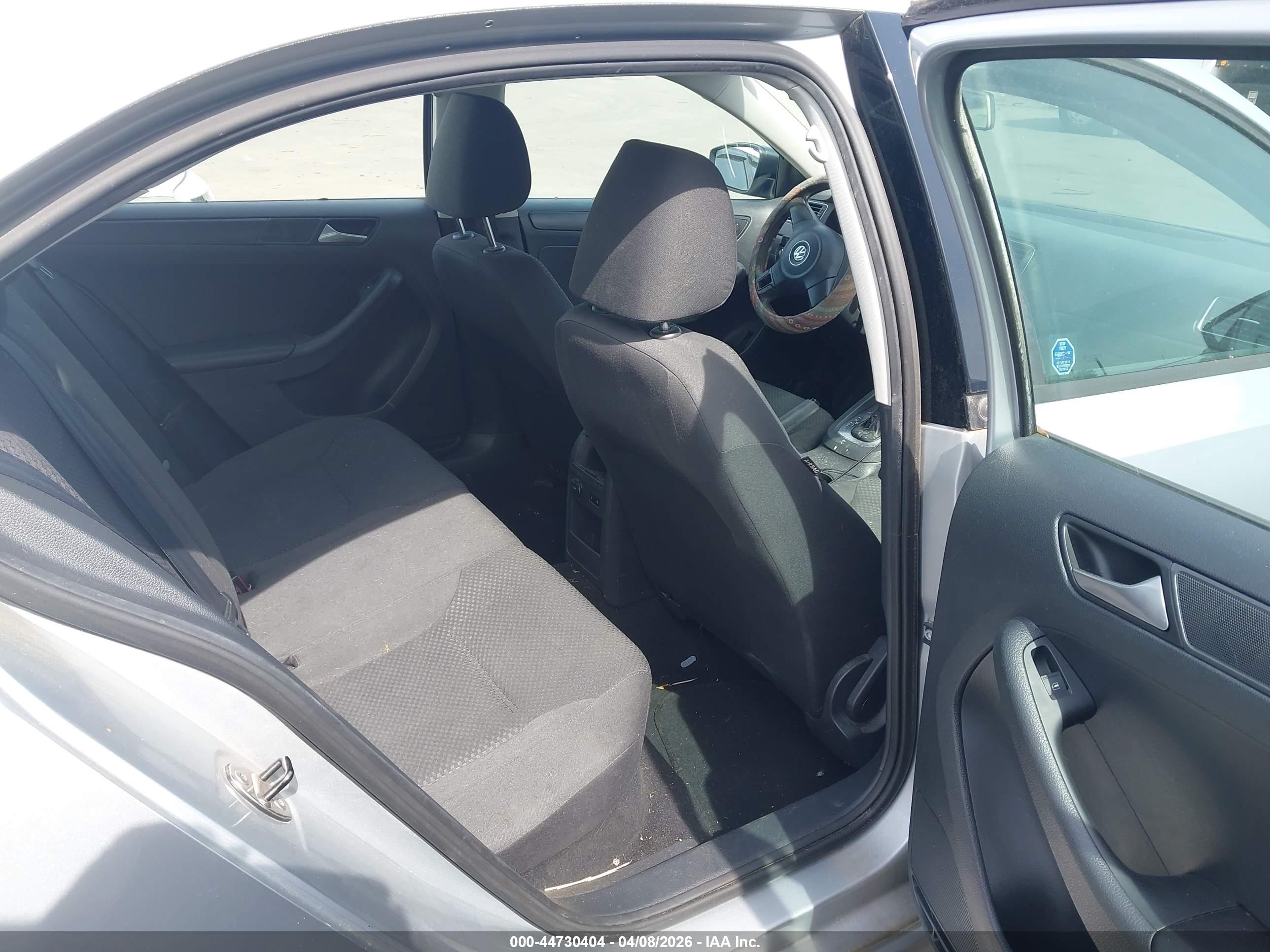 VOLKSWAGEN JETTA image 8