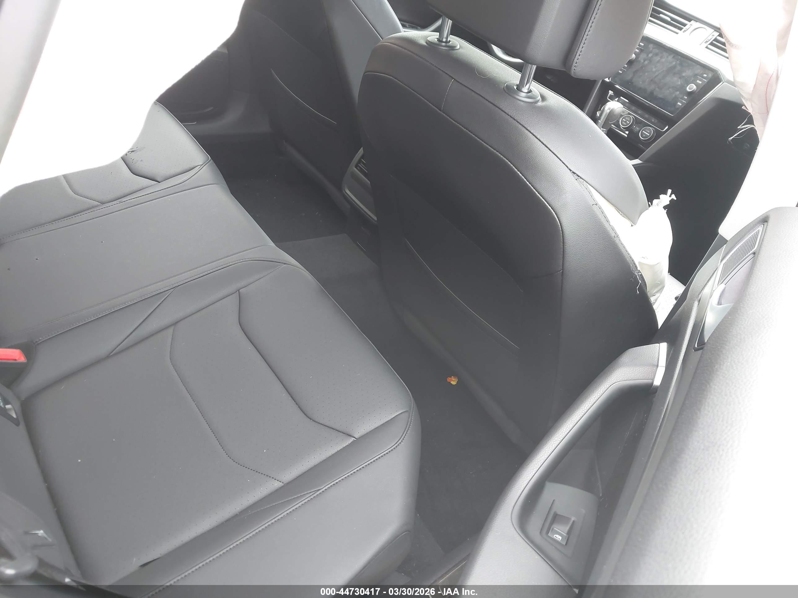 VOLKSWAGEN ARTEON image 8