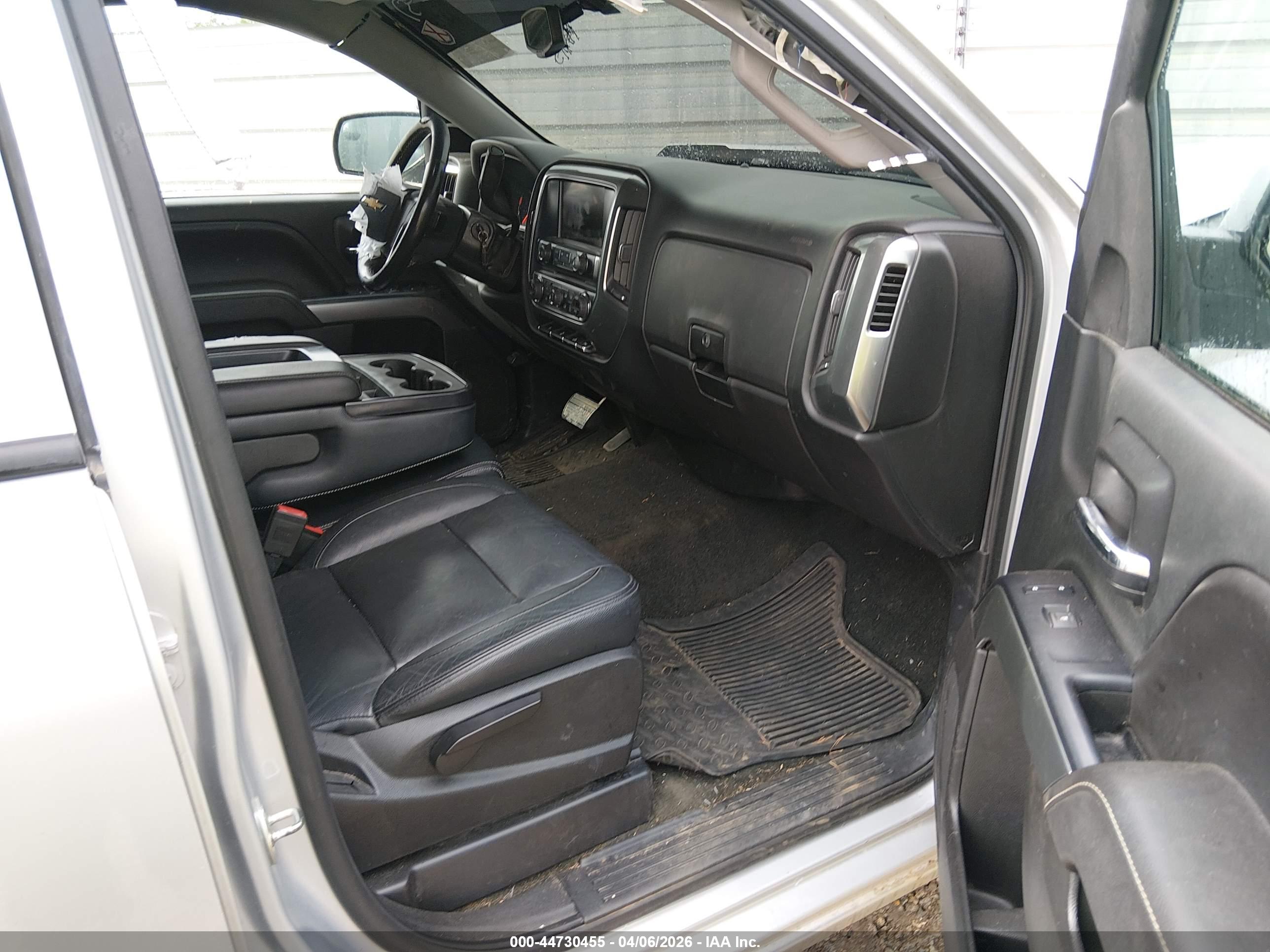 CHEVROLET SILVERADO image 5