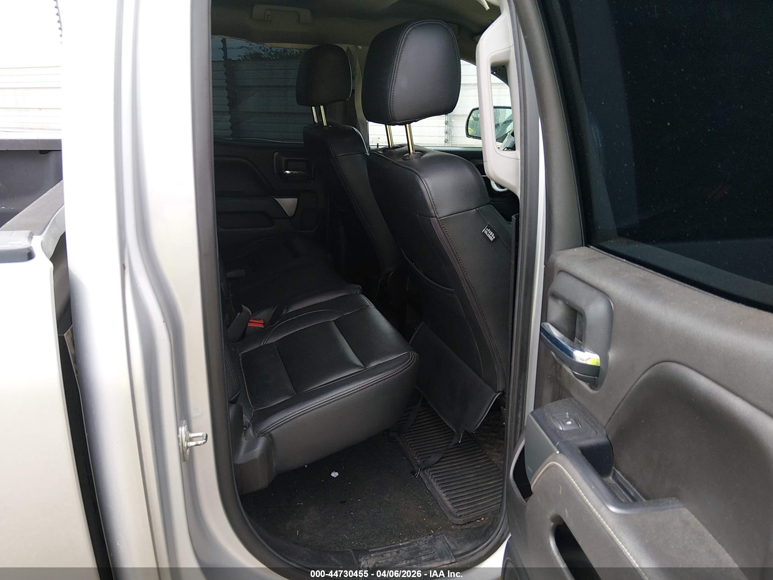 CHEVROLET SILVERADO image 8