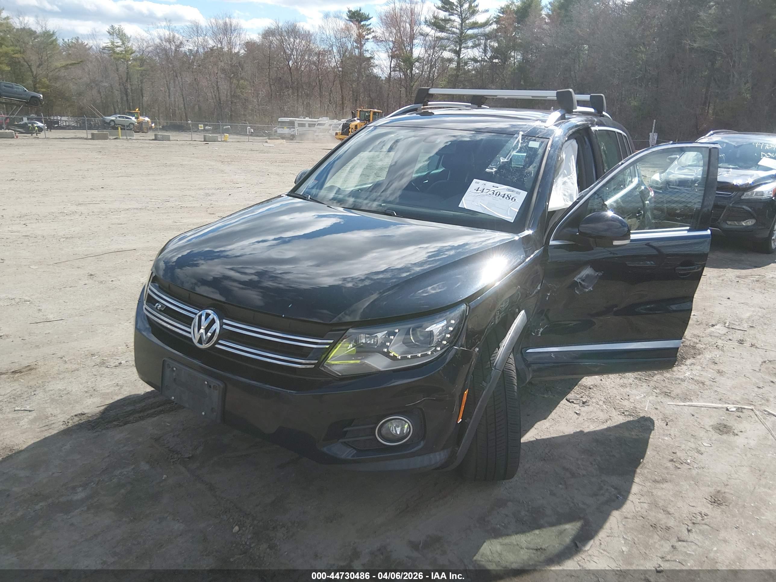 VOLKSWAGEN TIGUAN image 2