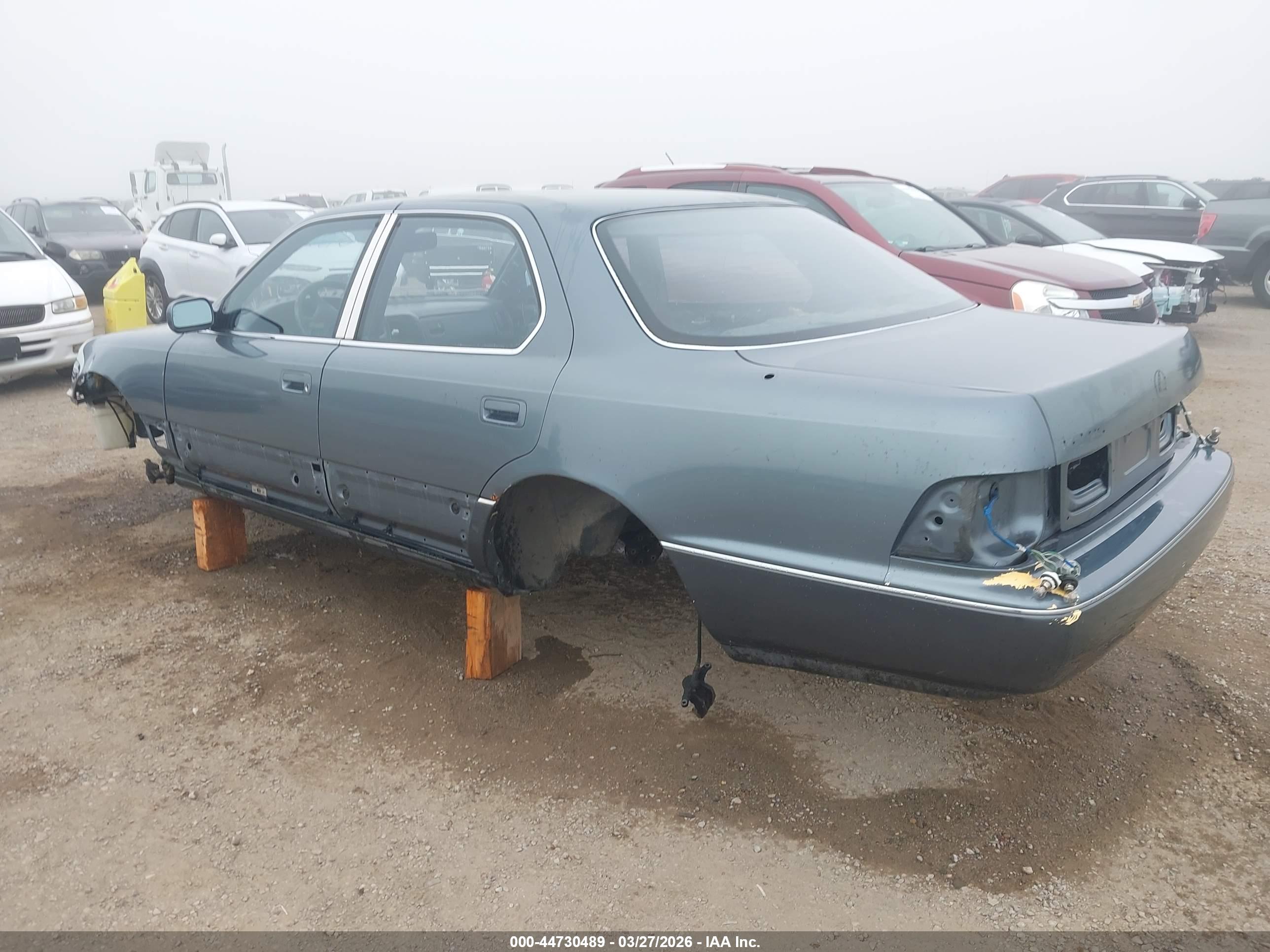 LEXUS LS image 3