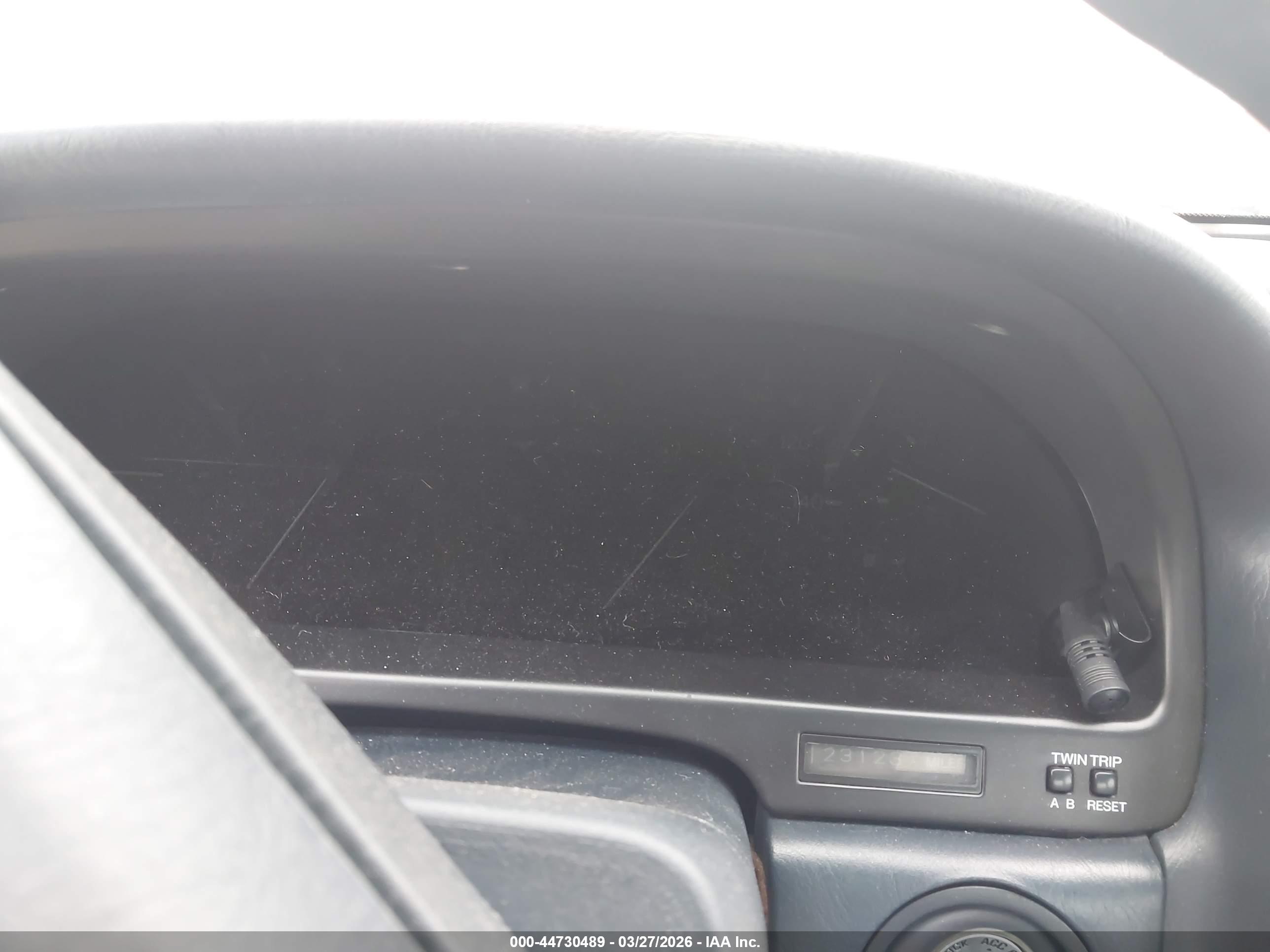 LEXUS LS image 7