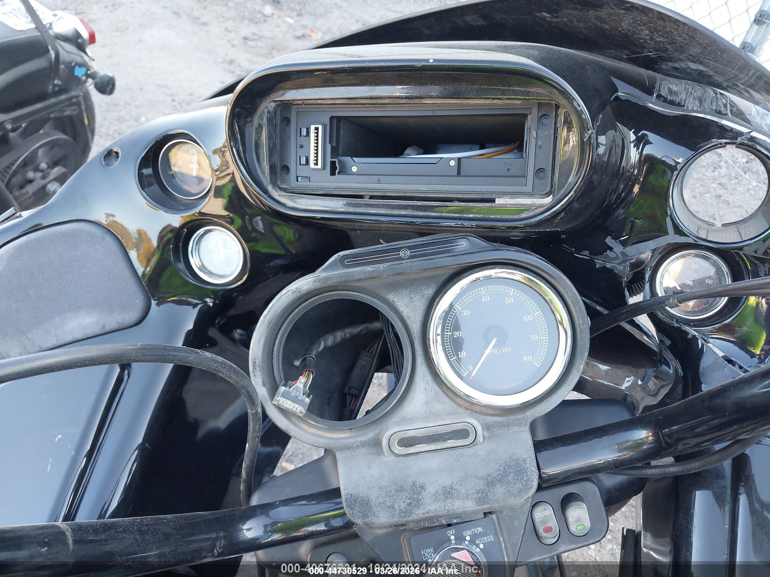 HARLEY-DAVIDSON FLTRI image 7