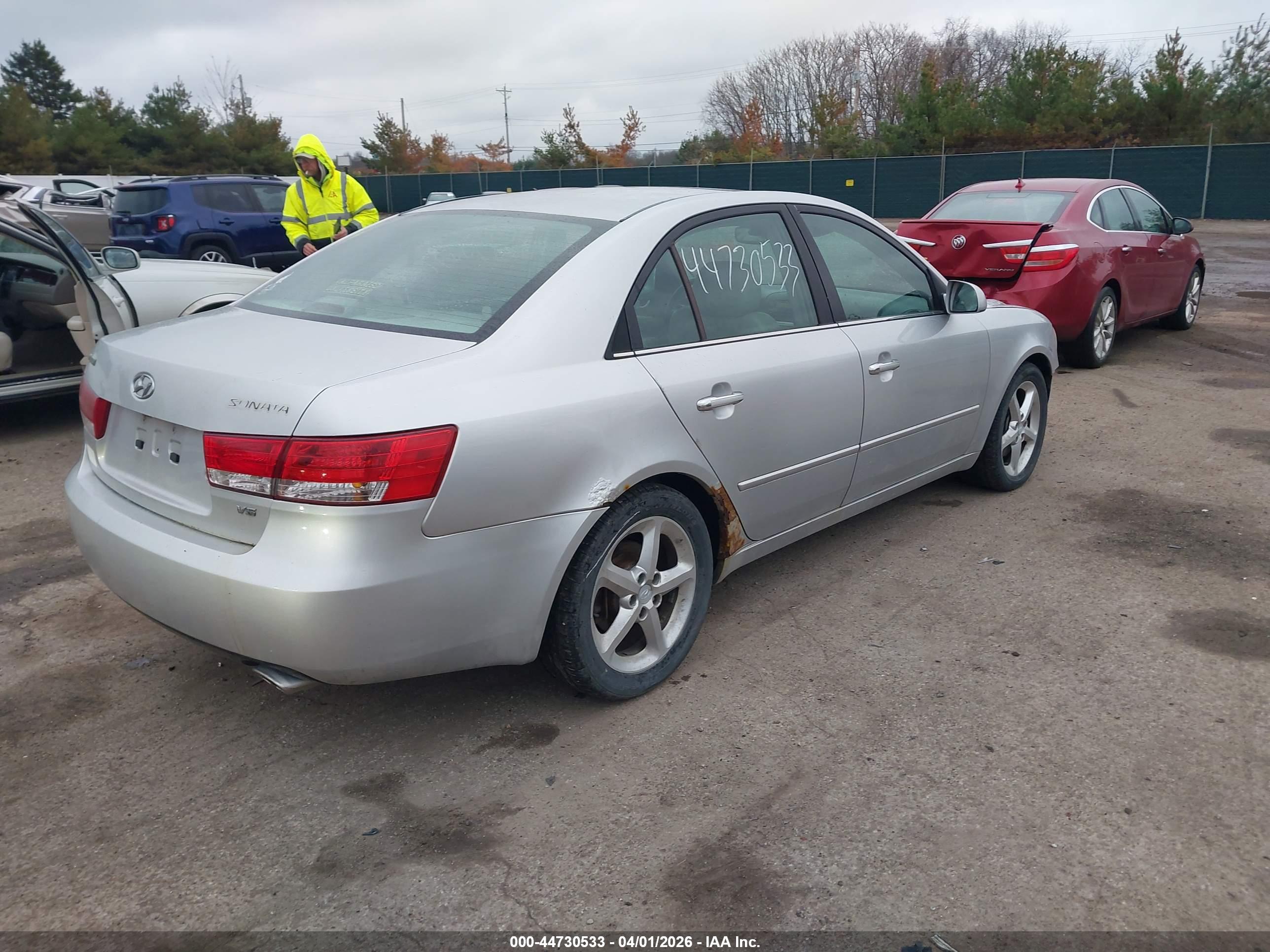 HYUNDAI SONATA image 4
