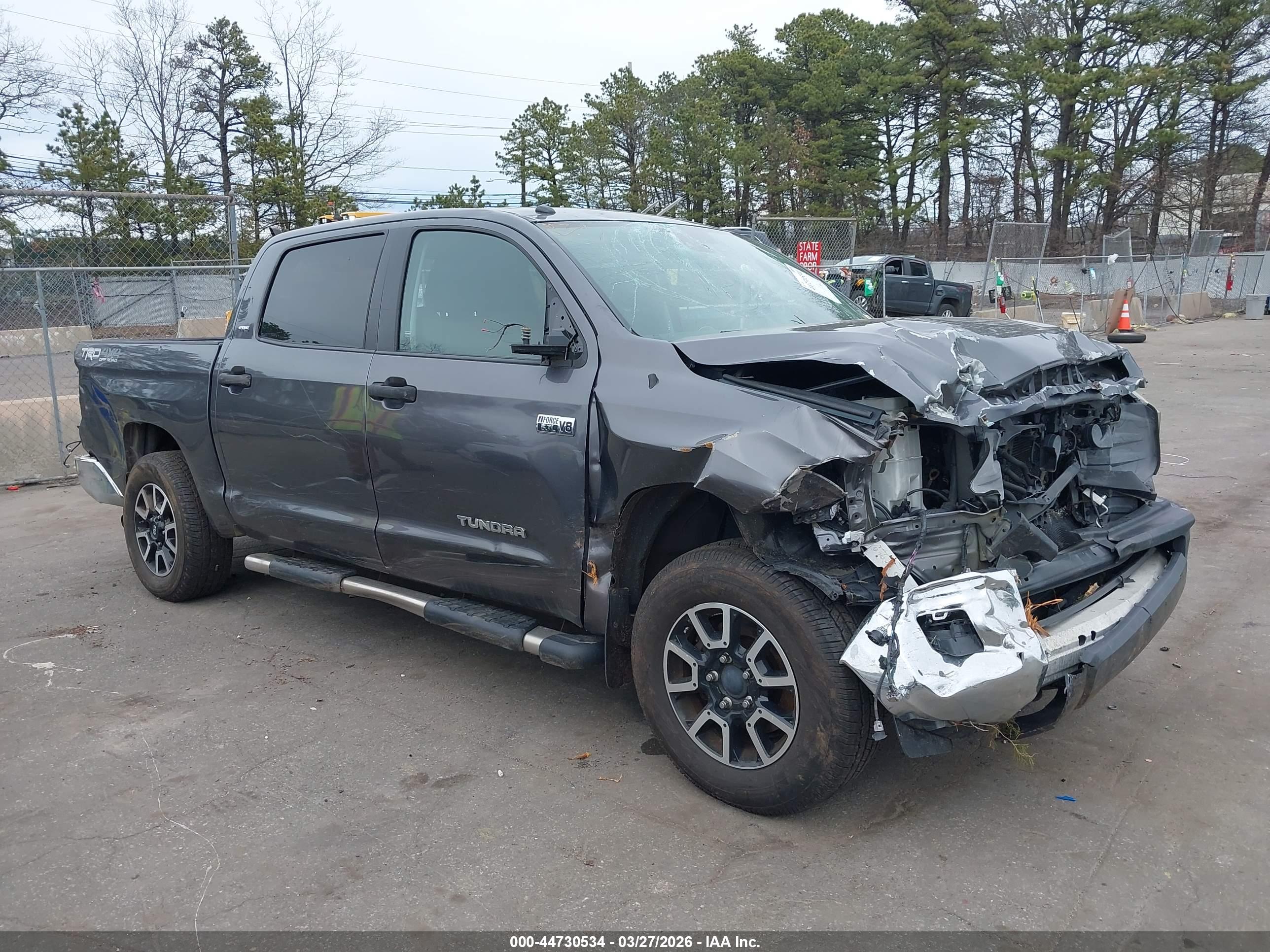 TOYOTA TUNDRA image 6