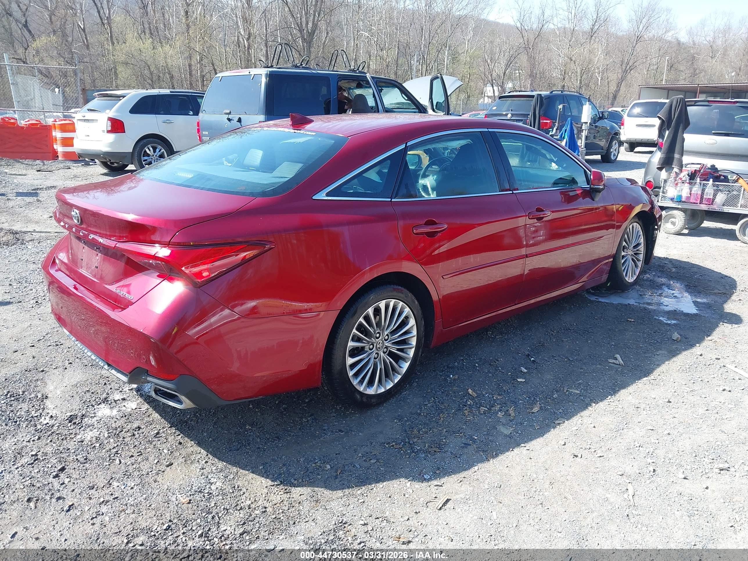 TOYOTA AVALON image 4