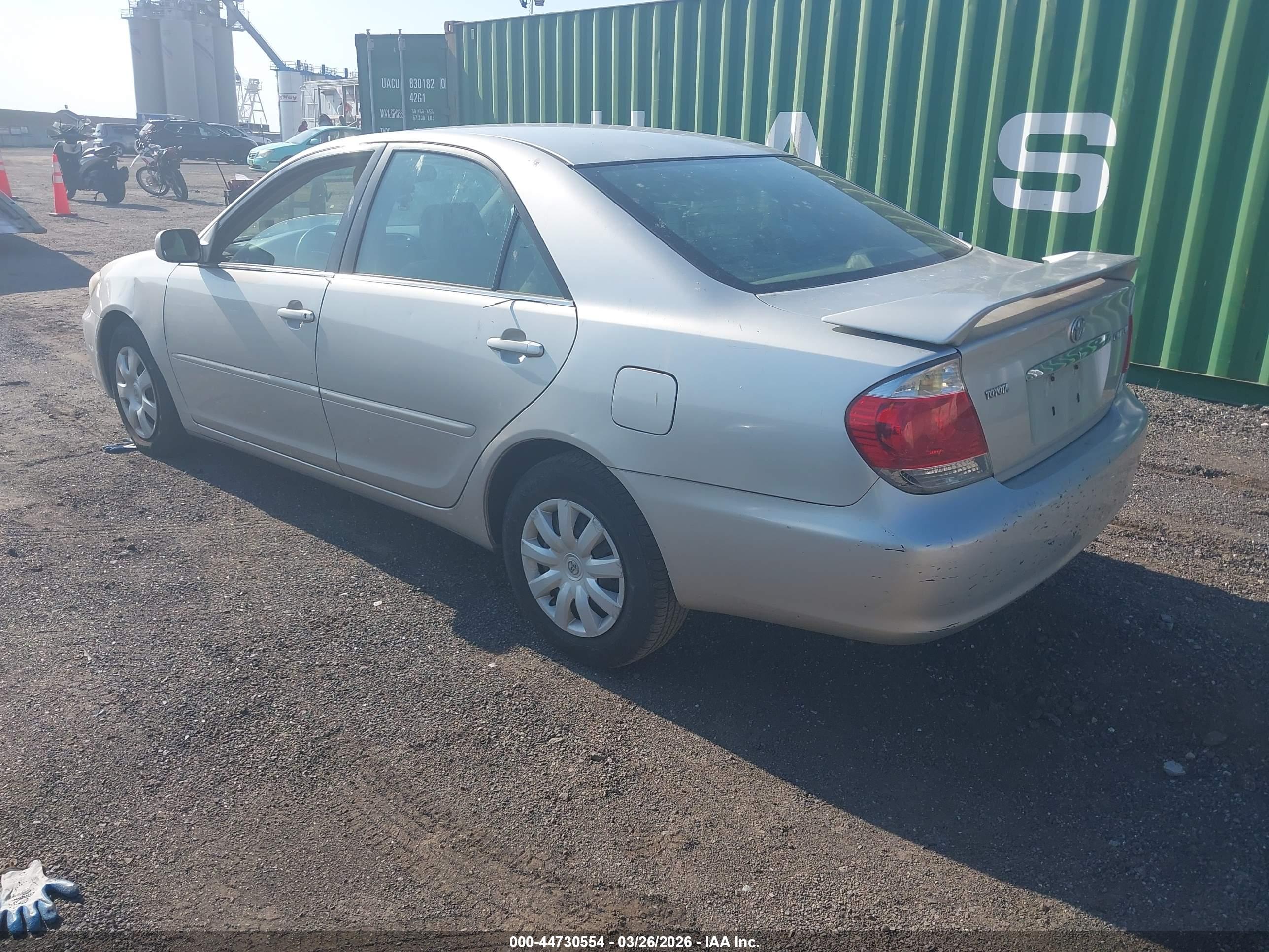 TOYOTA CAMRY image 3