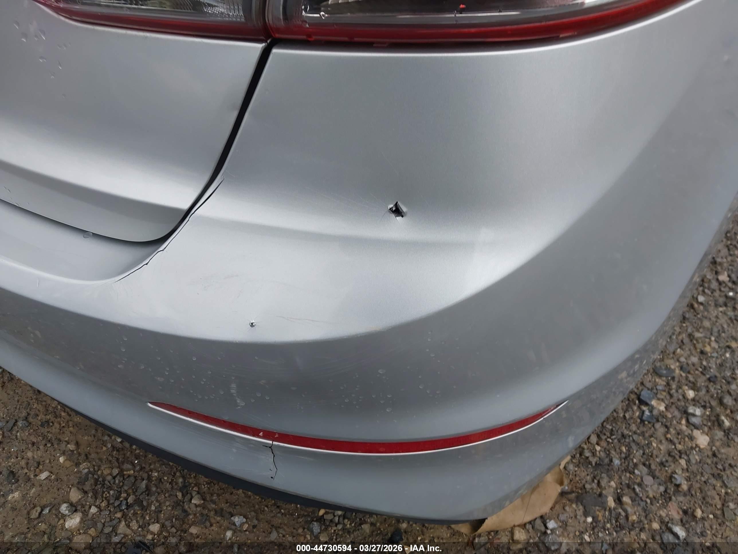HYUNDAI ELANTRA image 6