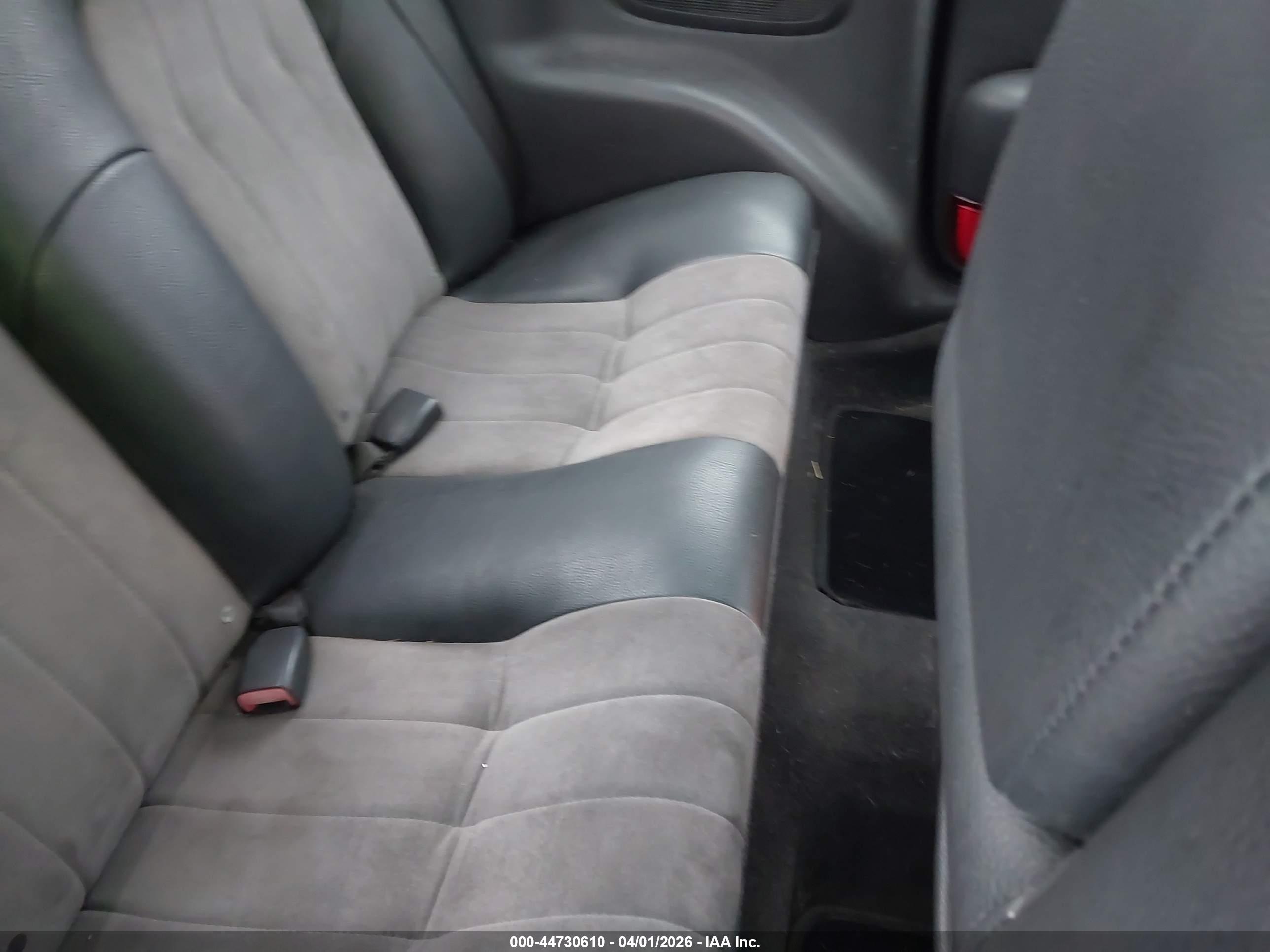 CHRYSLER SEBRING image 8