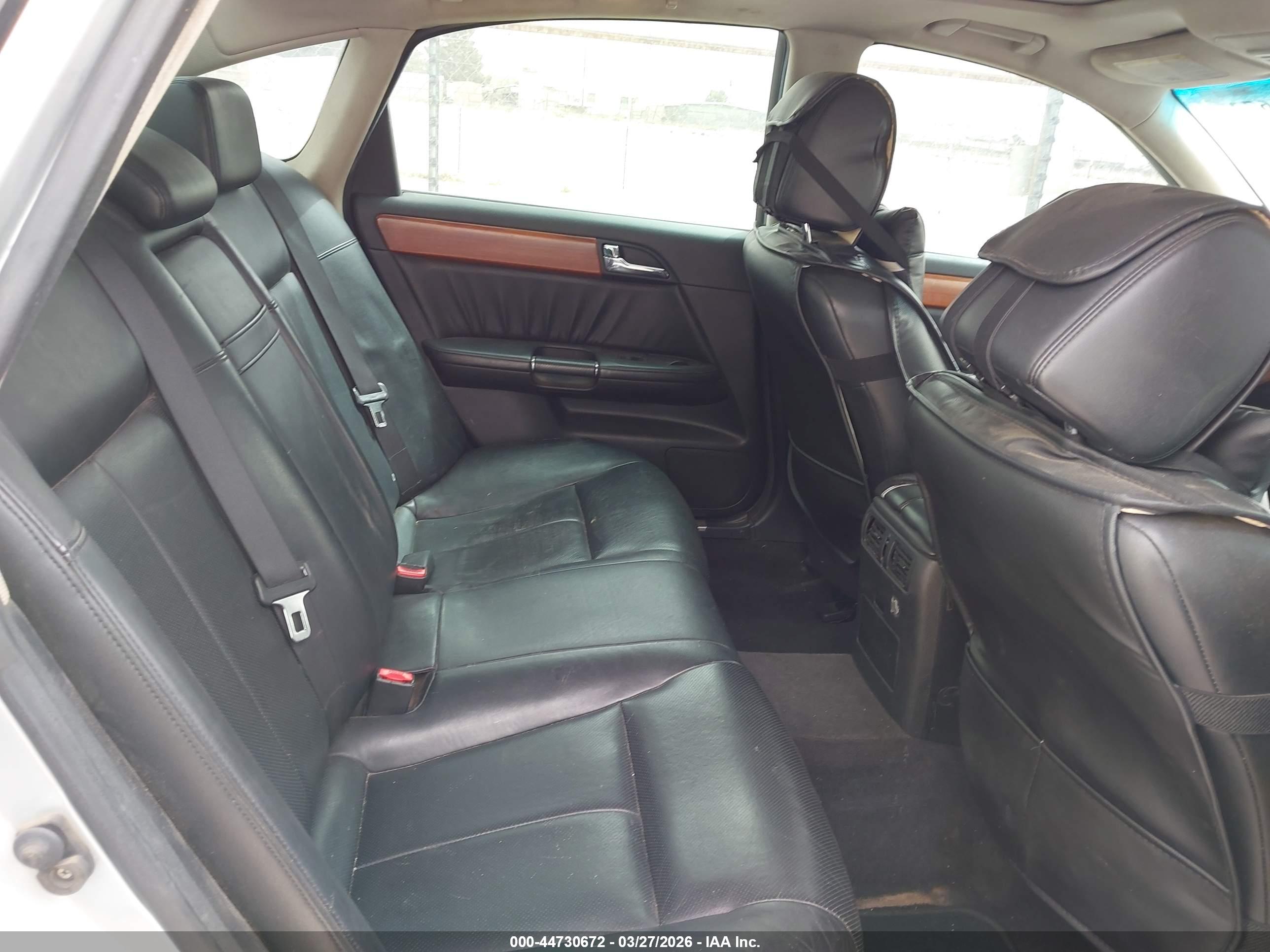 INFINITI M35 image 8