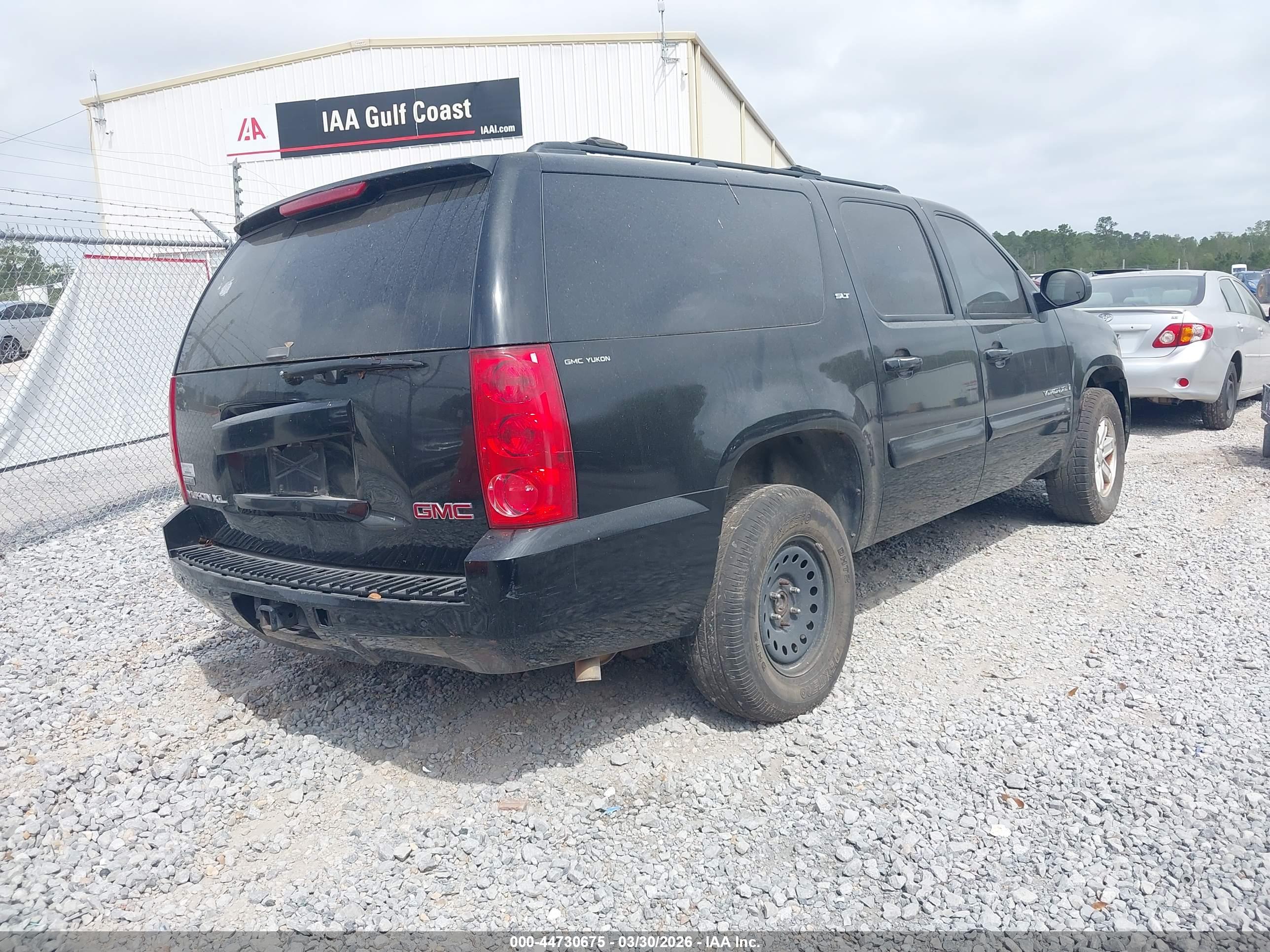 GMC YUKON image 4