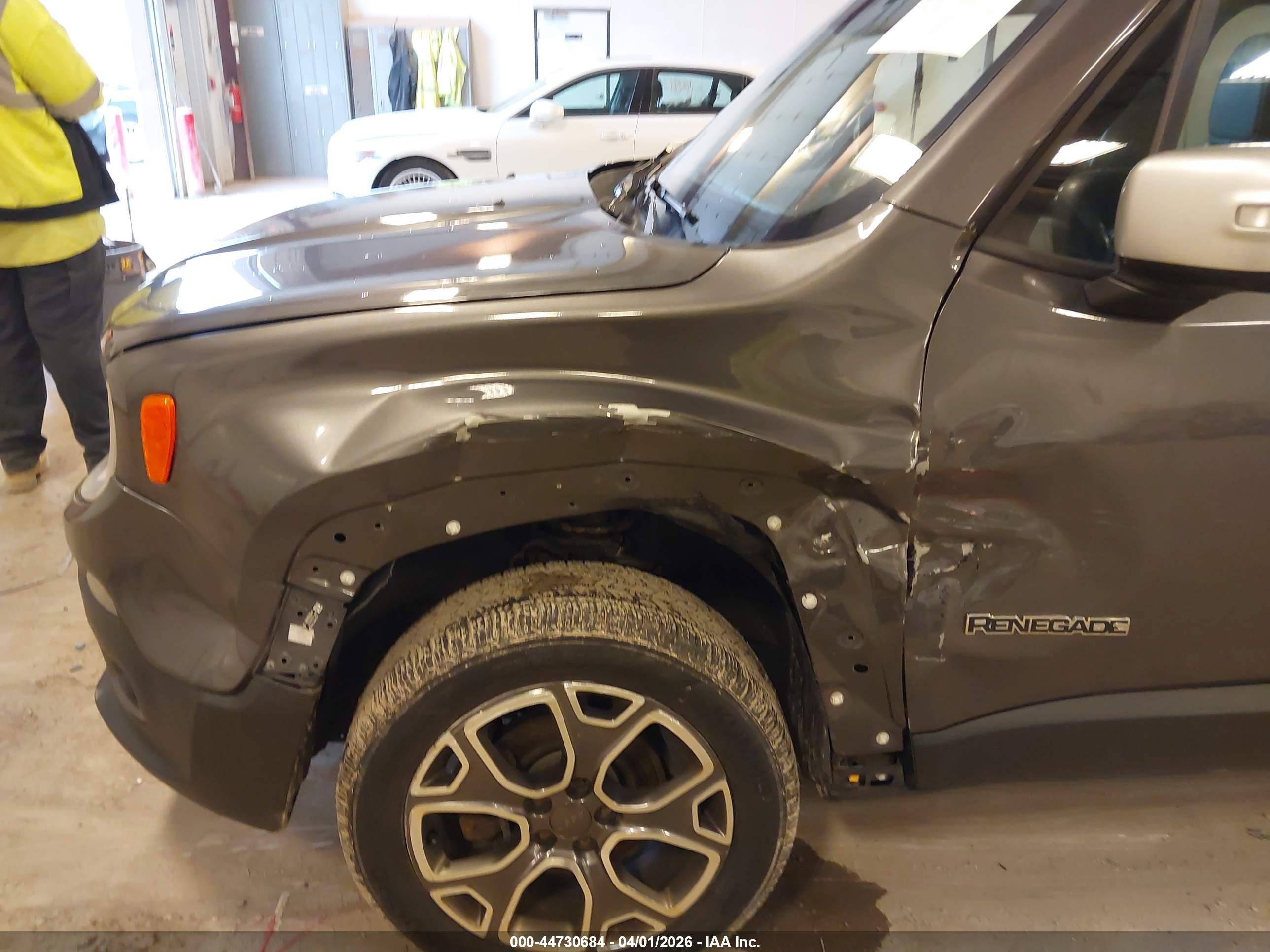 JEEP RENEGADE image 6