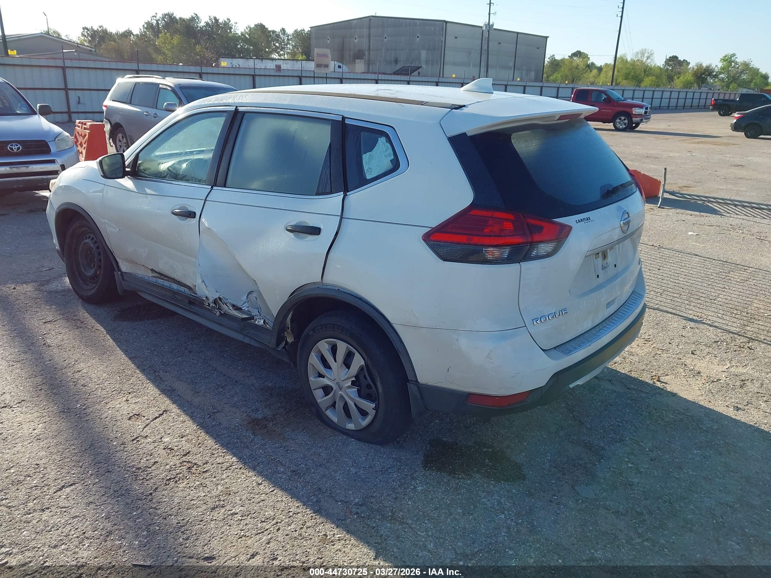 NISSAN ROGUE image 3