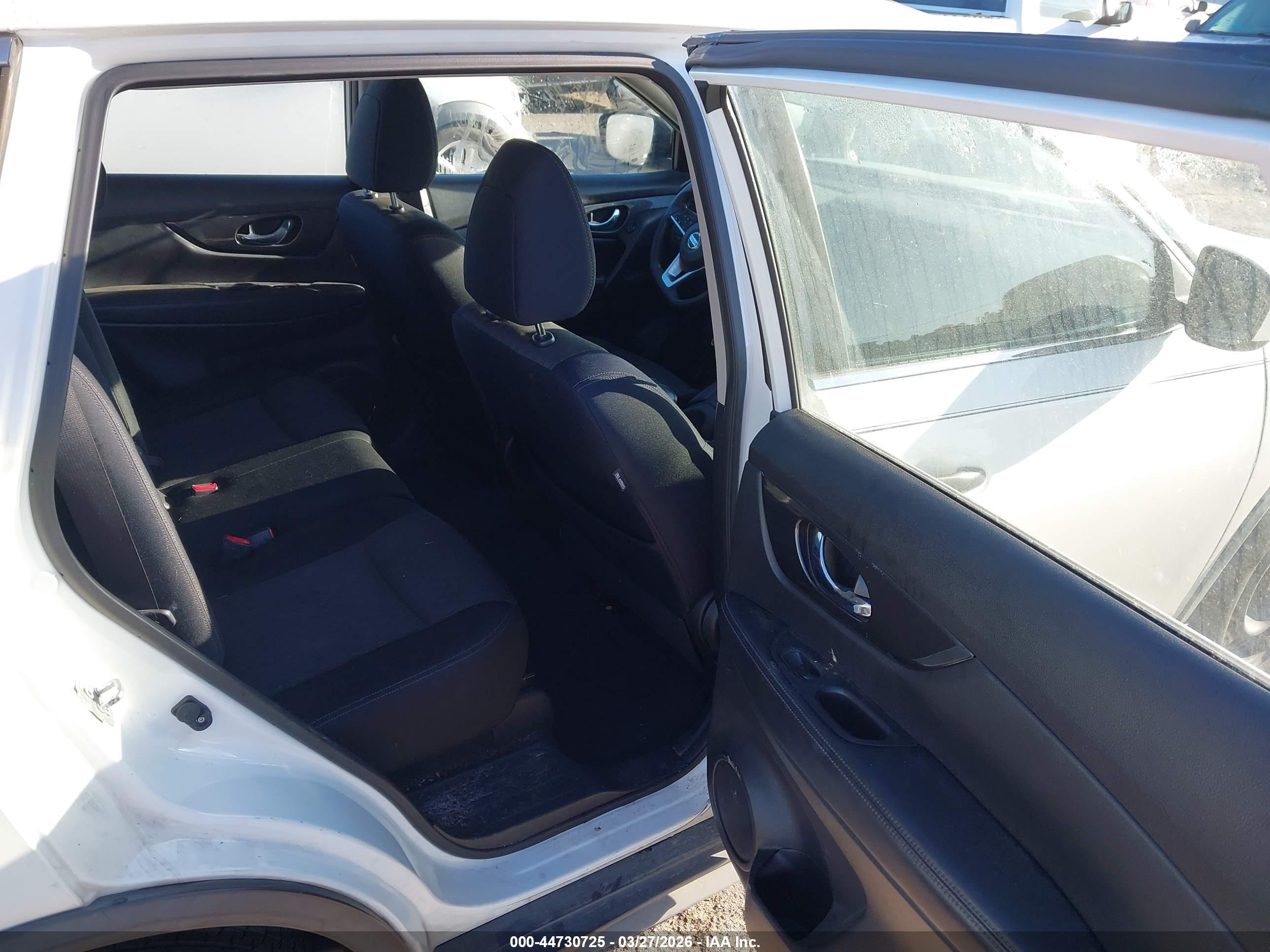NISSAN ROGUE image 8