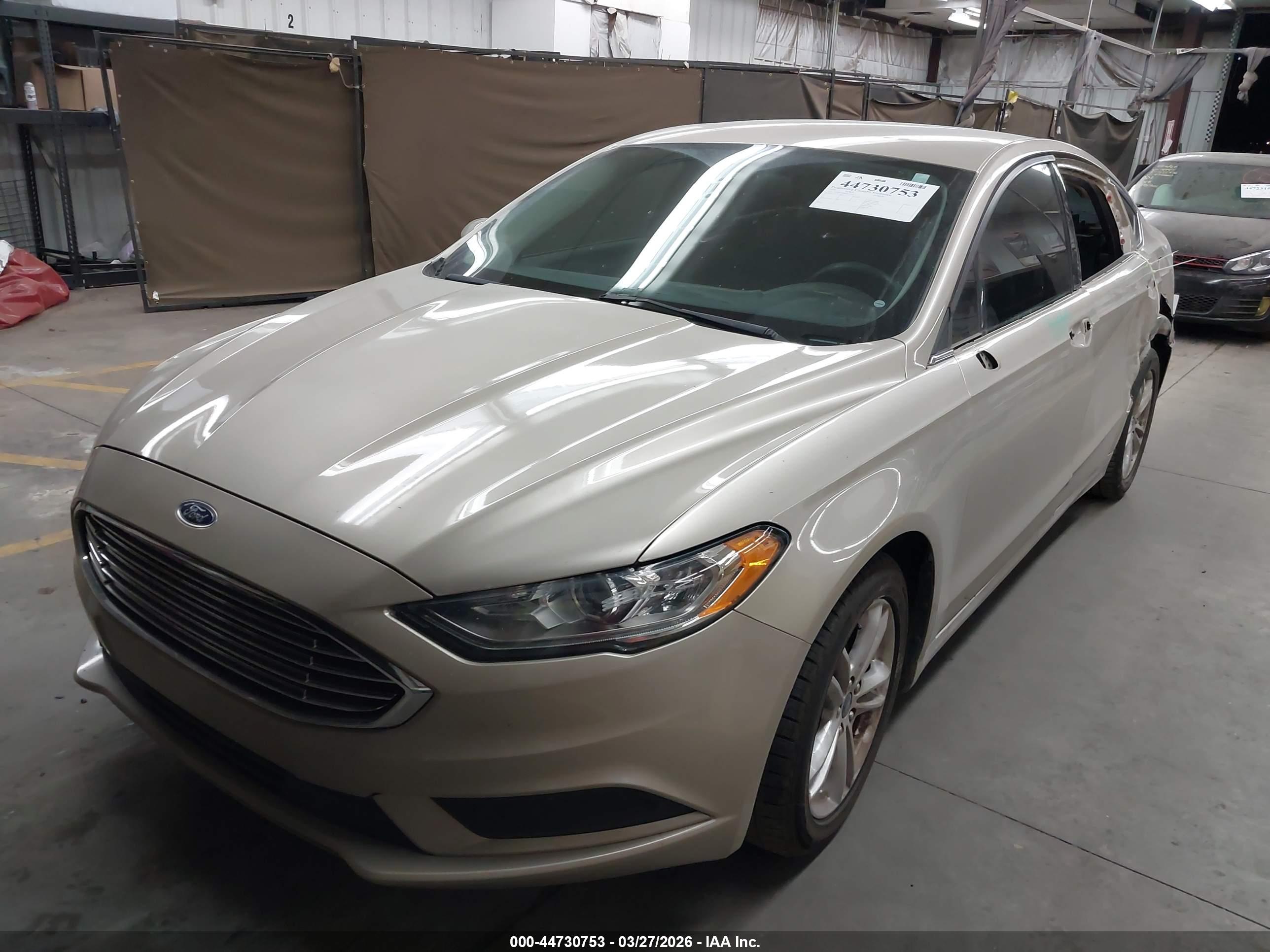 FORD FUSION image 2