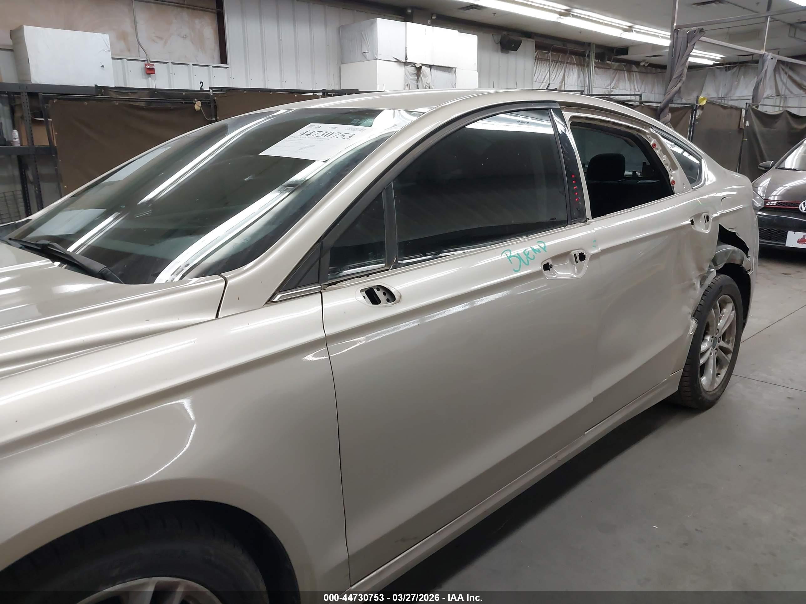 FORD FUSION image 6