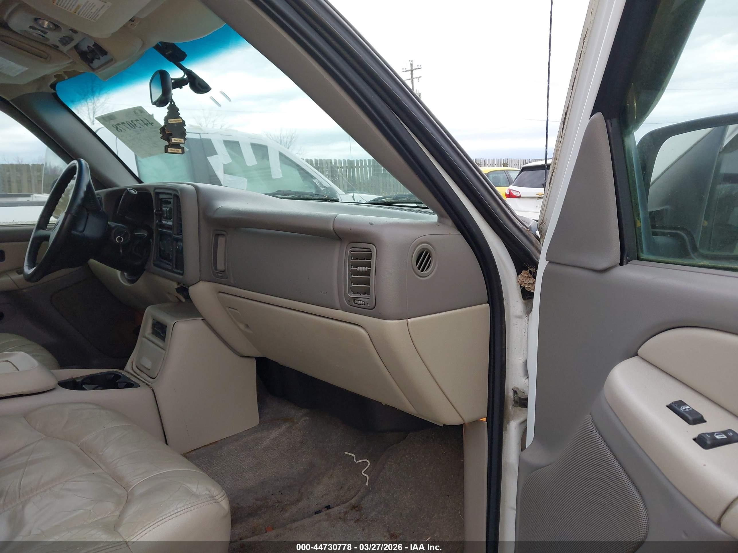 CHEVROLET TAHOE image 5