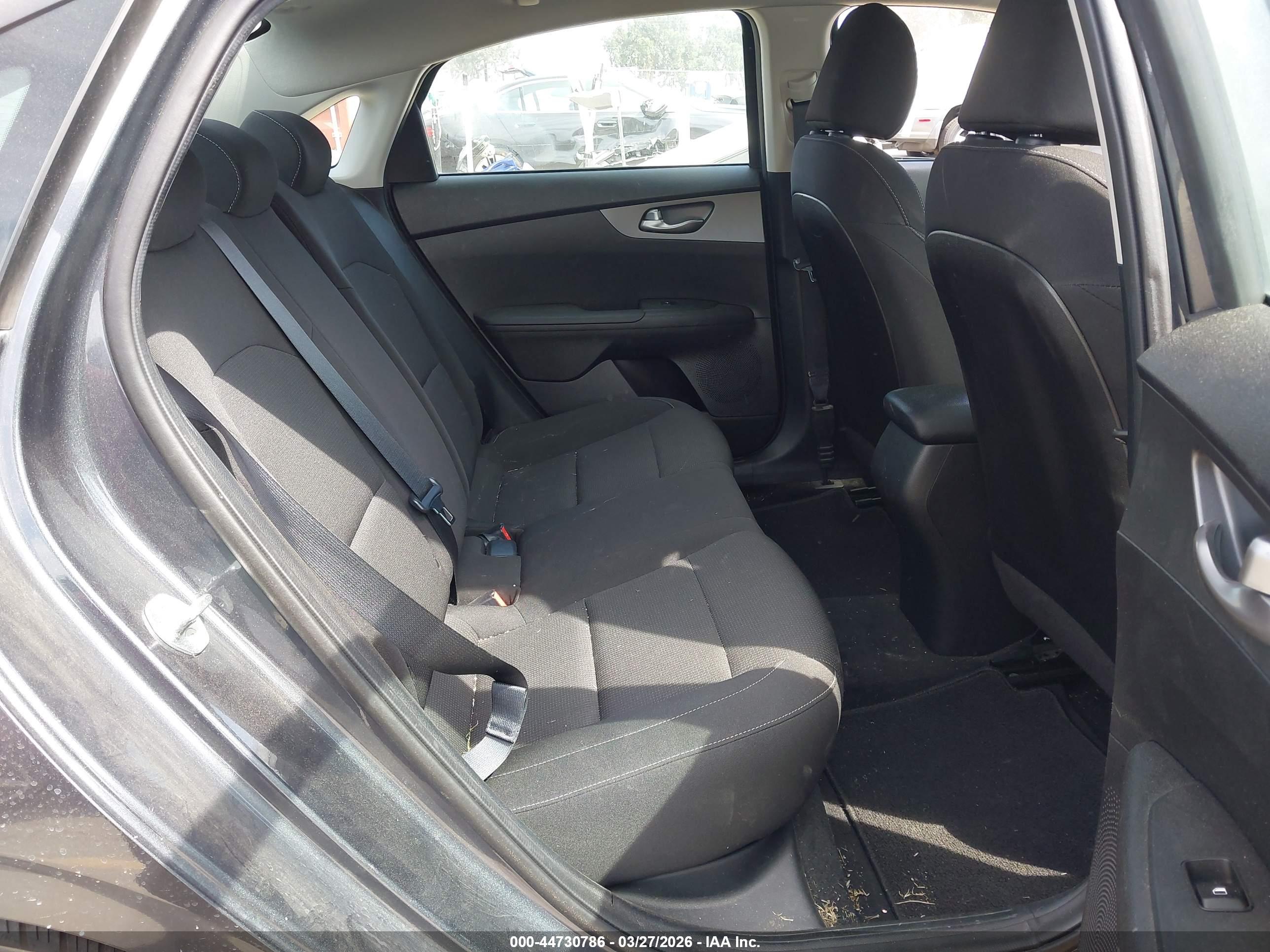 KIA FORTE image 8