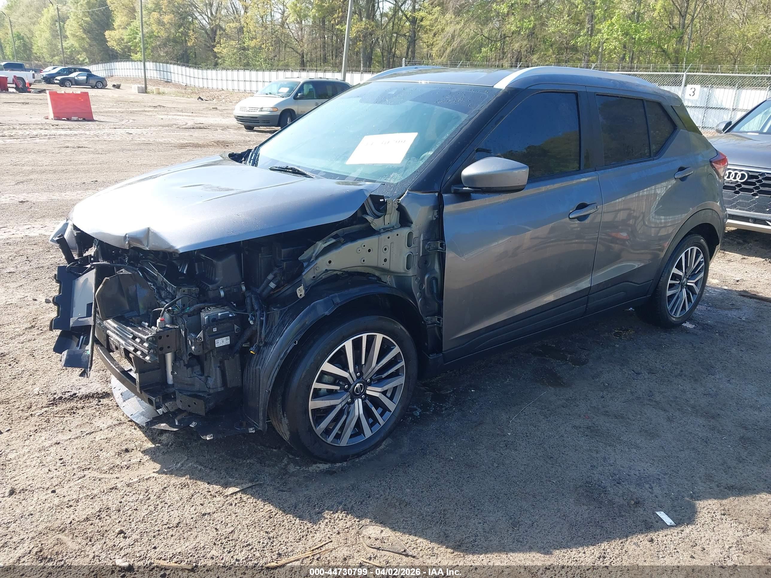 NISSAN KICKS image 2