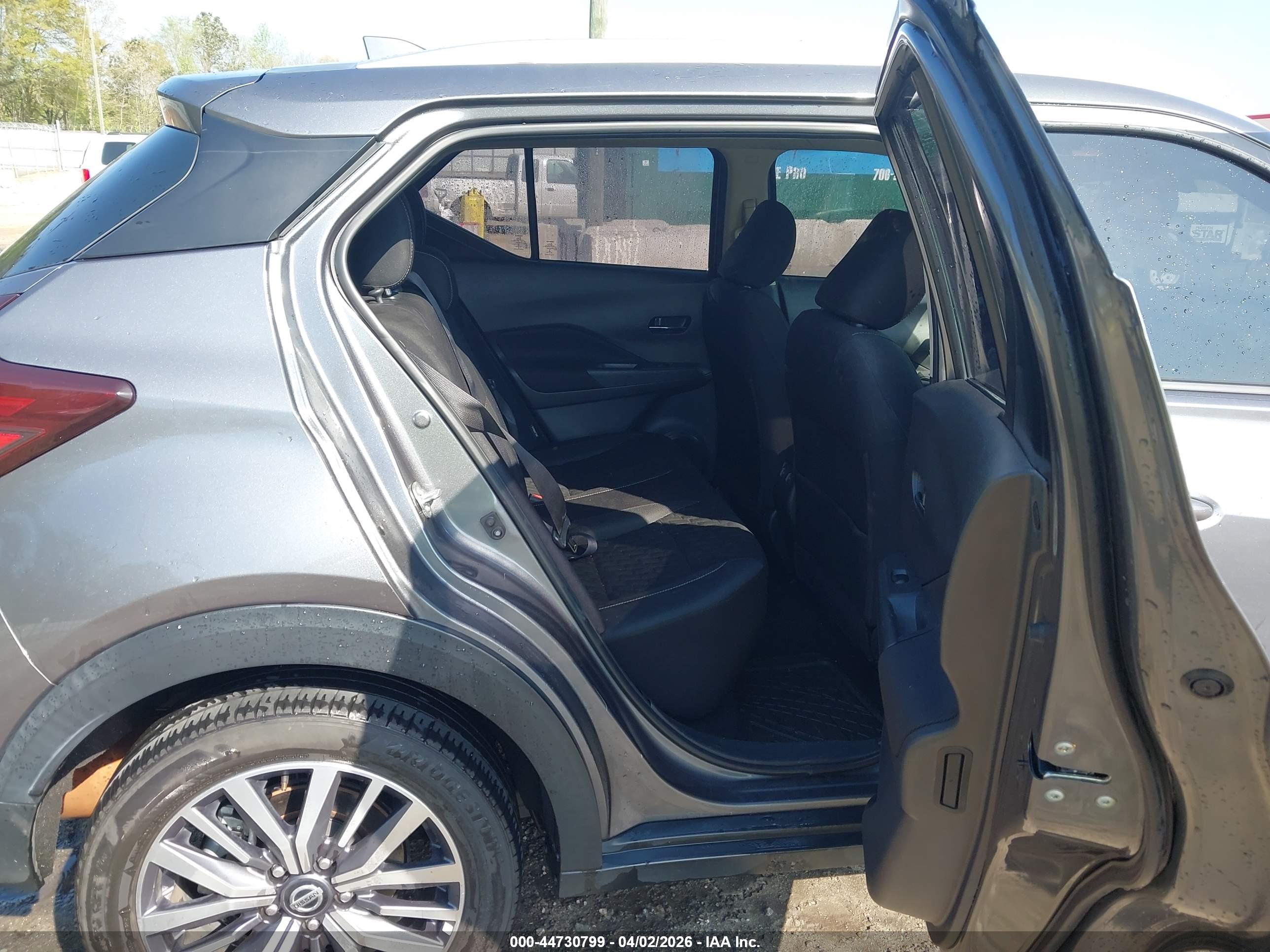 NISSAN KICKS image 8