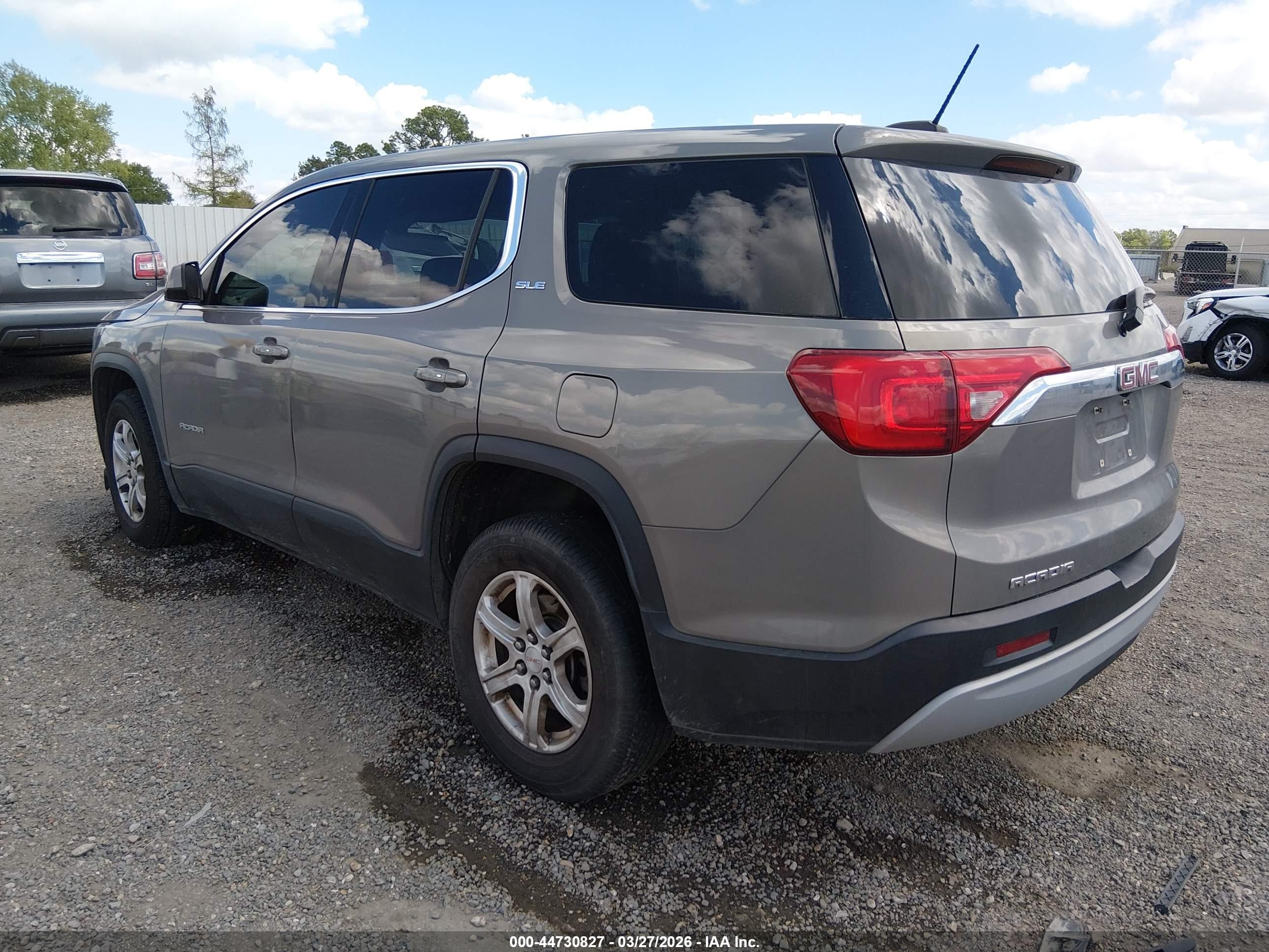 GMC ACADIA image 3