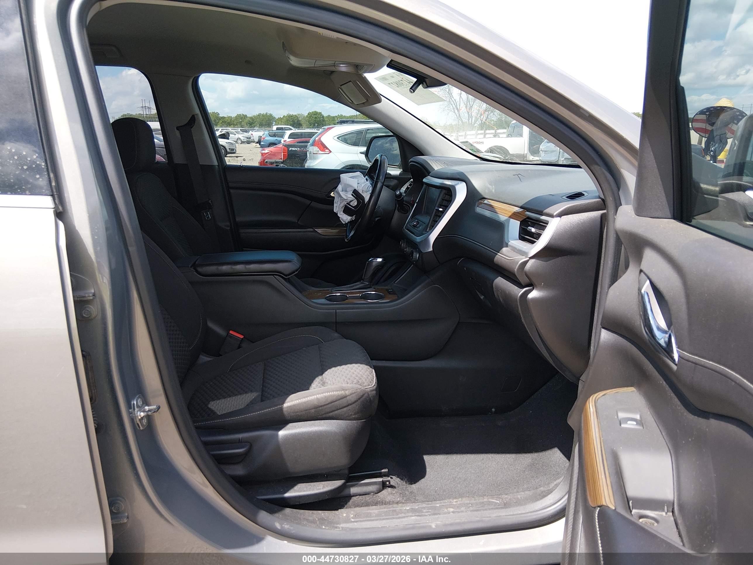 GMC ACADIA image 5