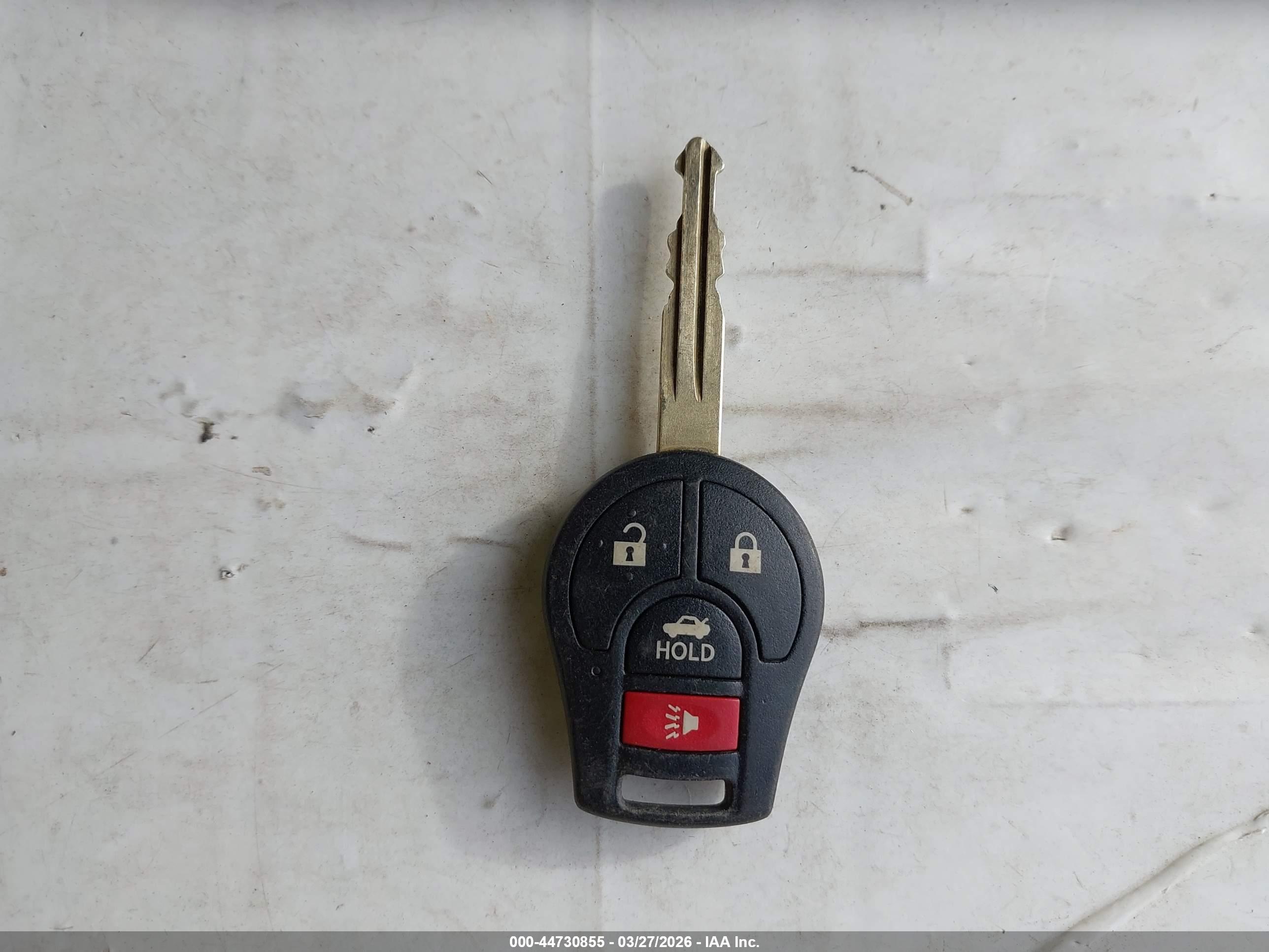 NISSAN VERSA image 11