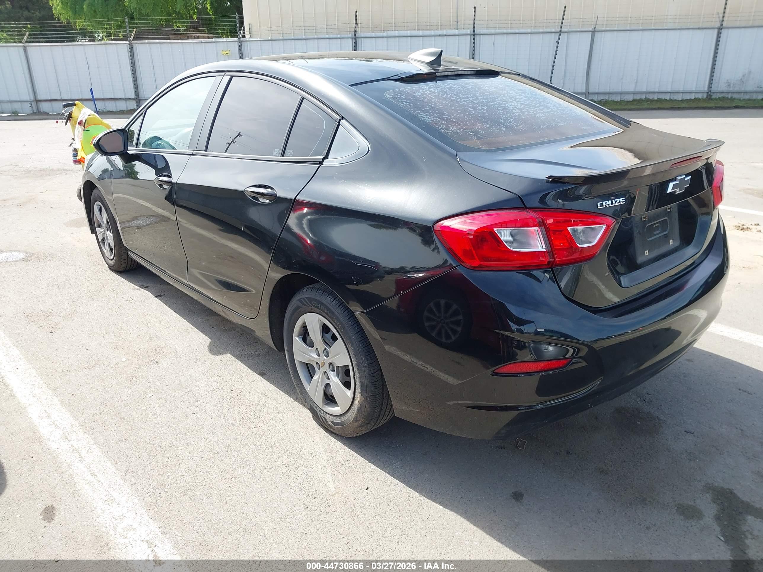 CHEVROLET CRUZE image 3