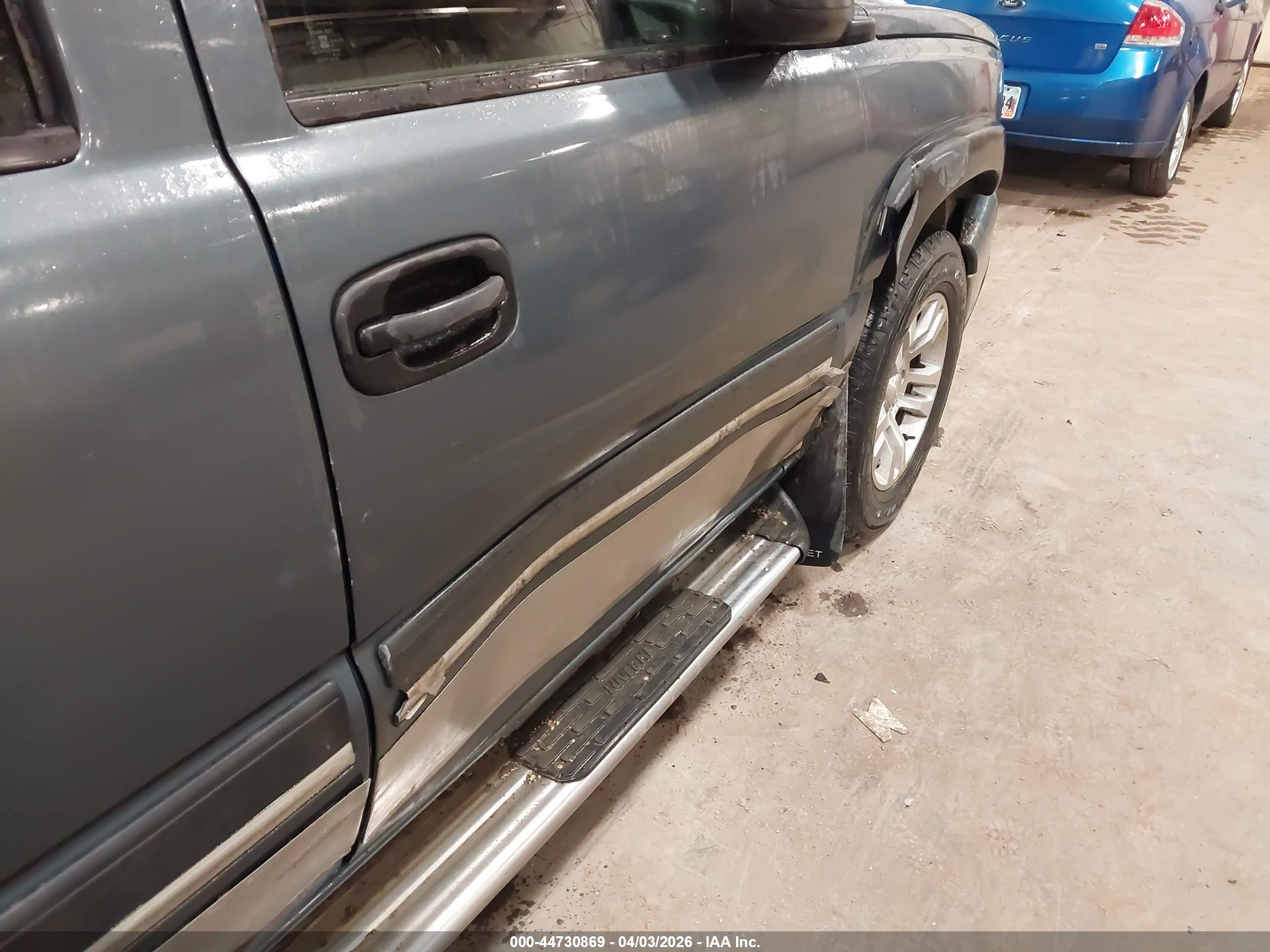 CHEVROLET SILVERADO image 6