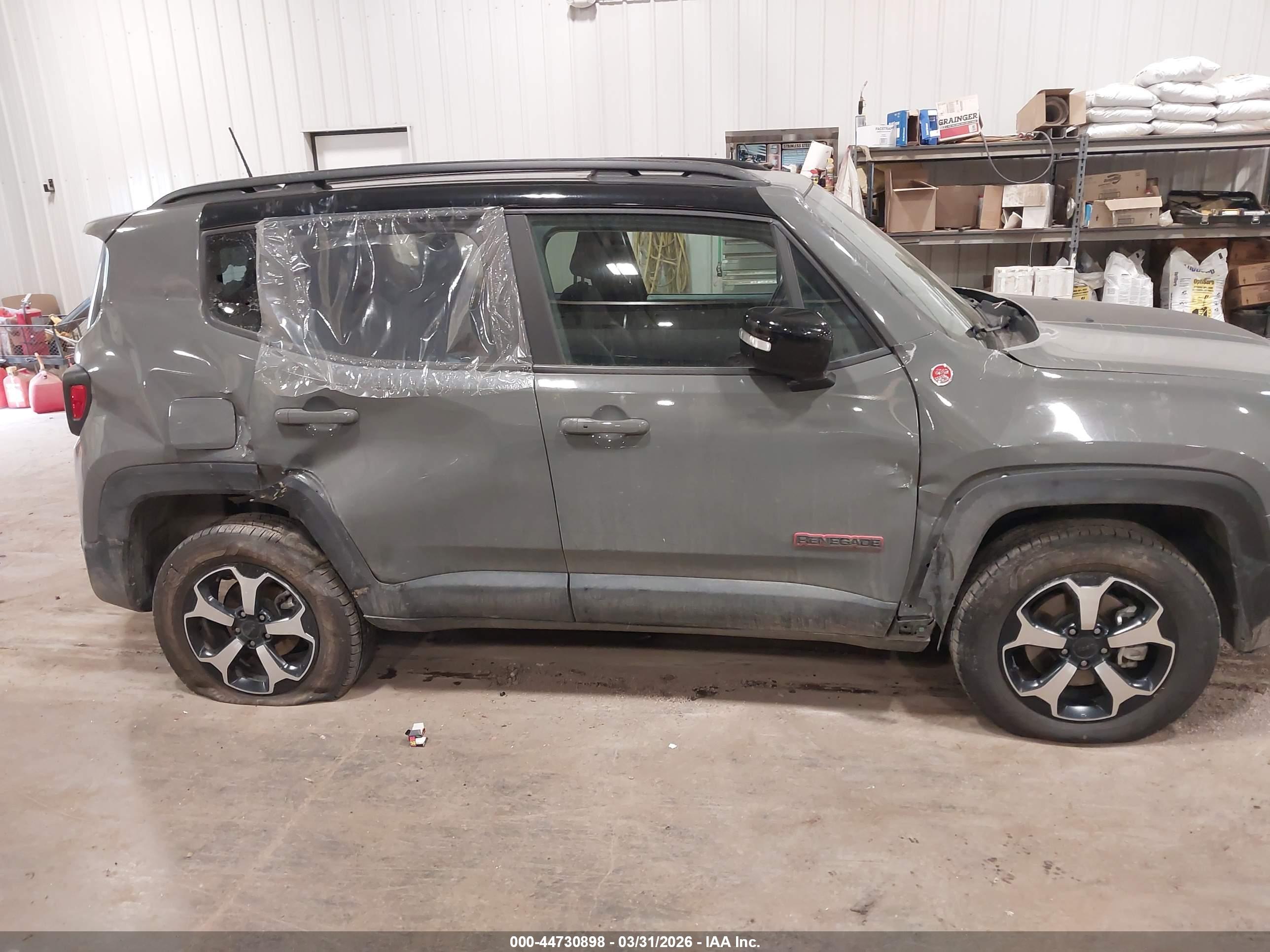 JEEP RENEGADE image 6