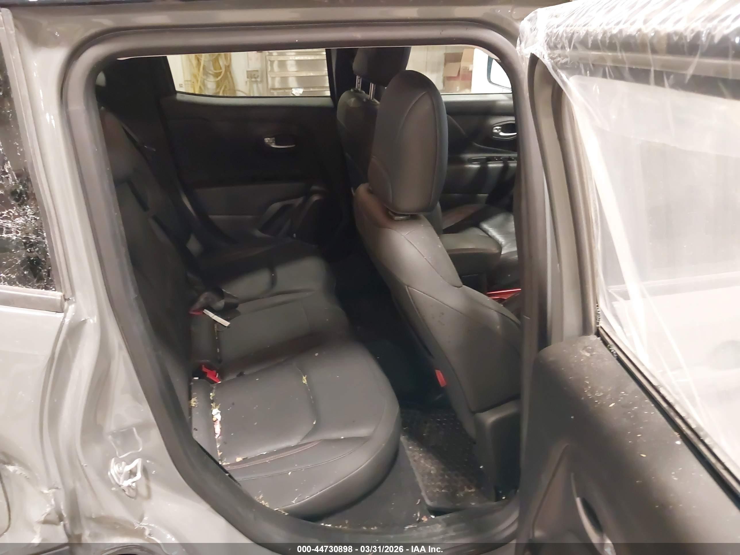 JEEP RENEGADE image 8