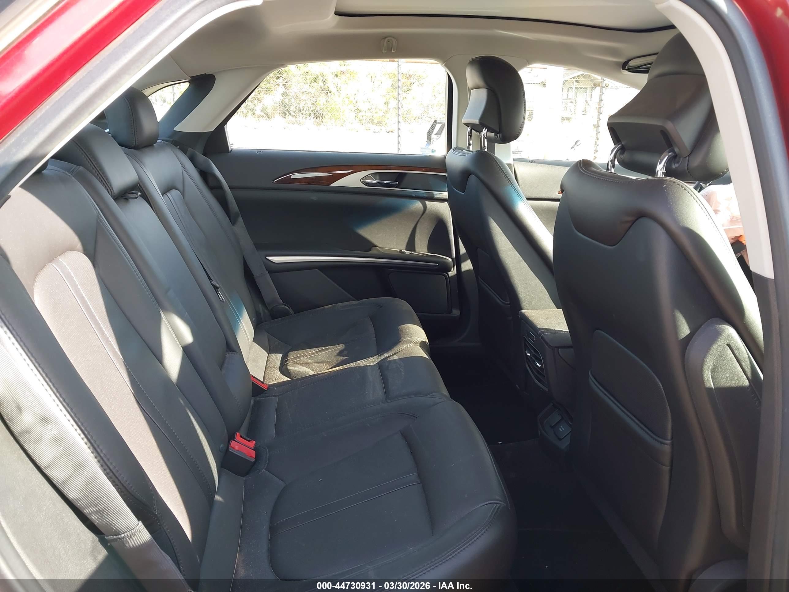 LINCOLN MKZ image 8