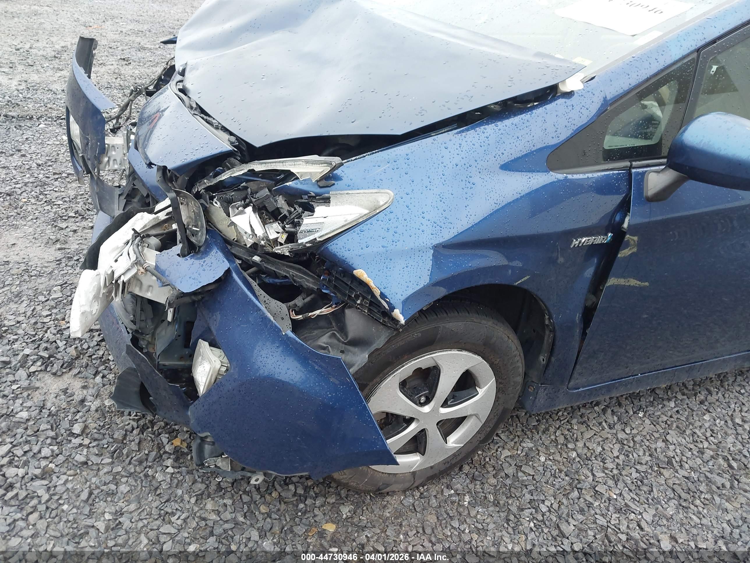 TOYOTA PRIUS image 6
