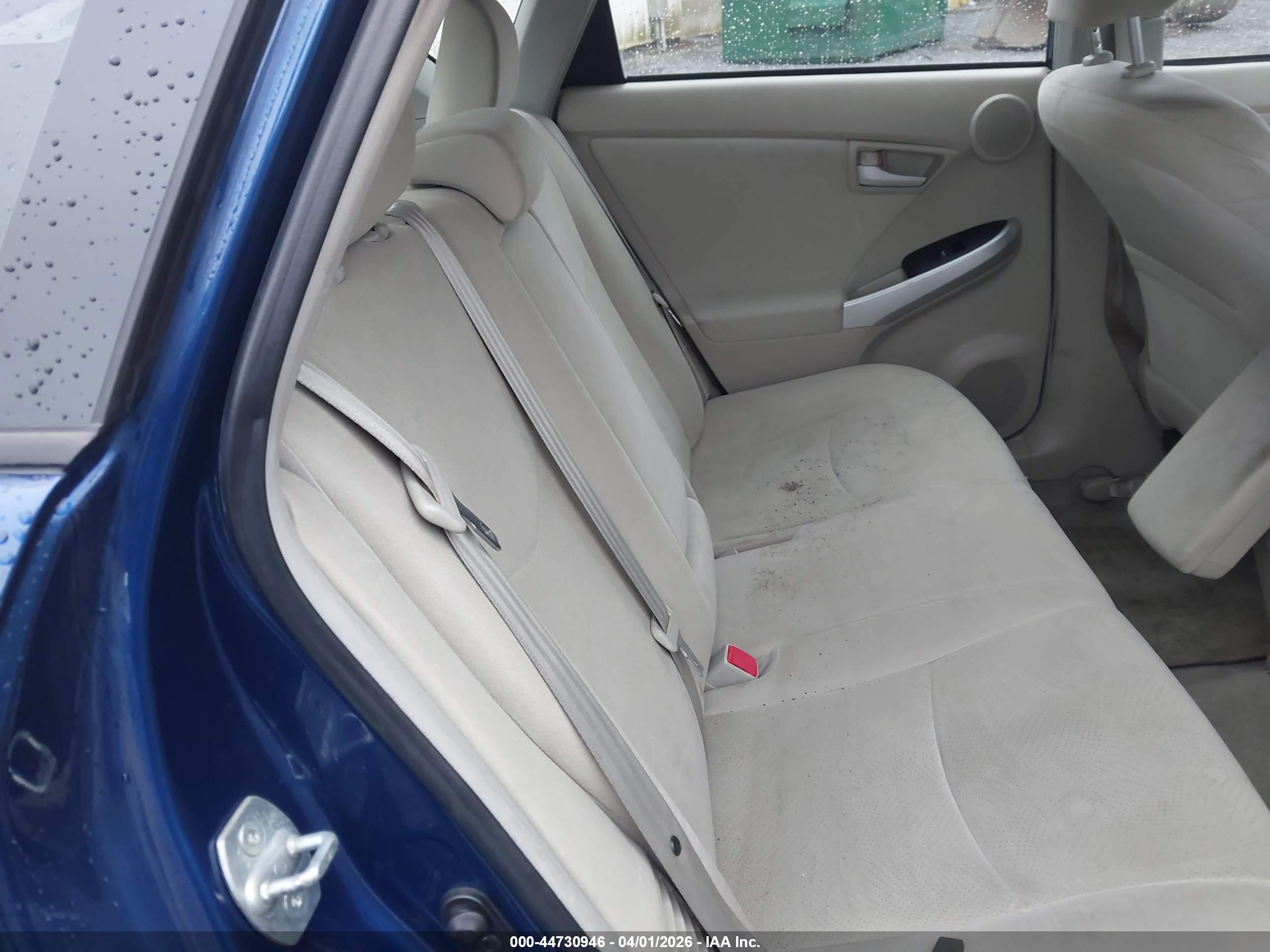 TOYOTA PRIUS image 8