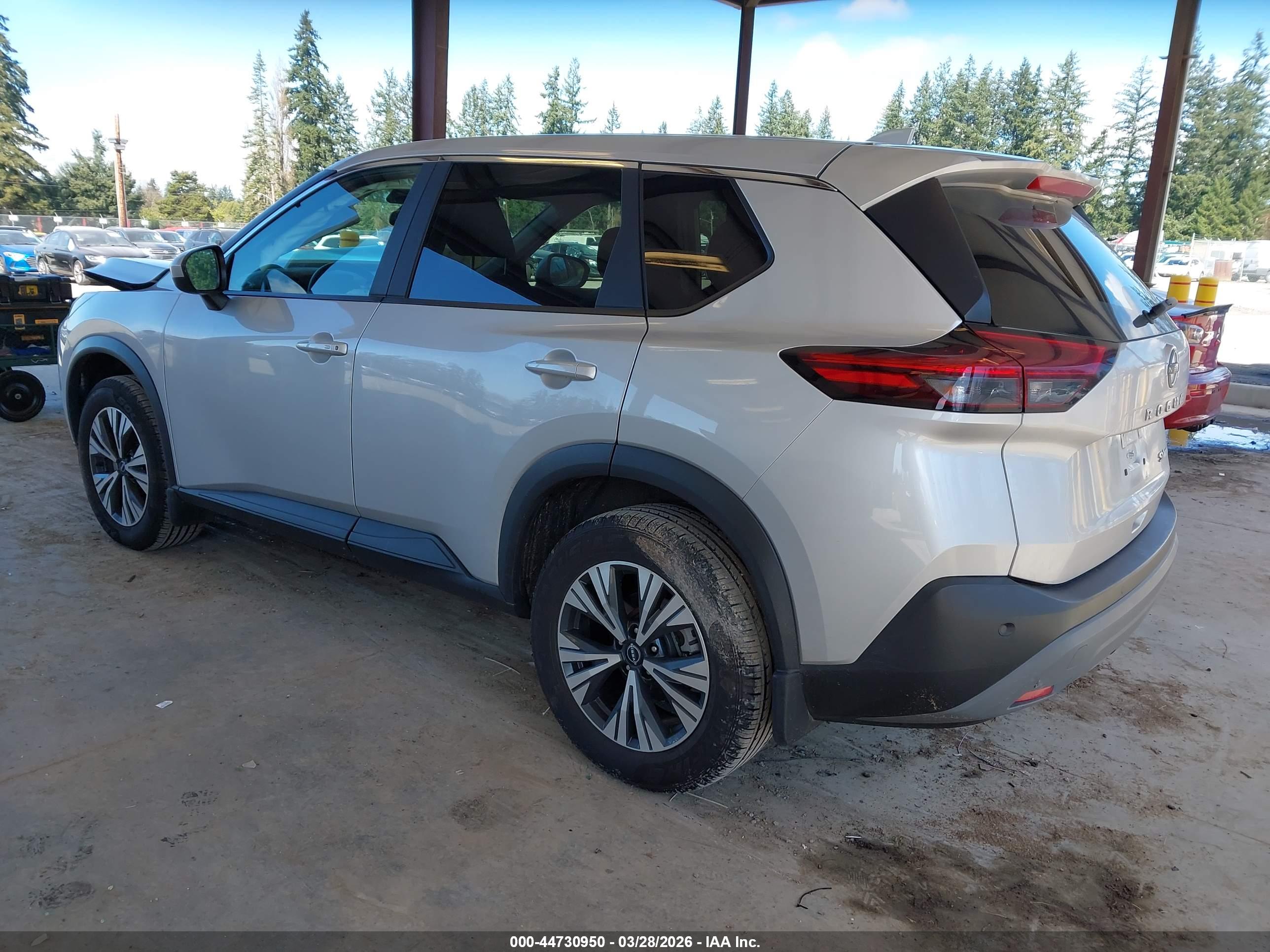 NISSAN ROGUE image 3