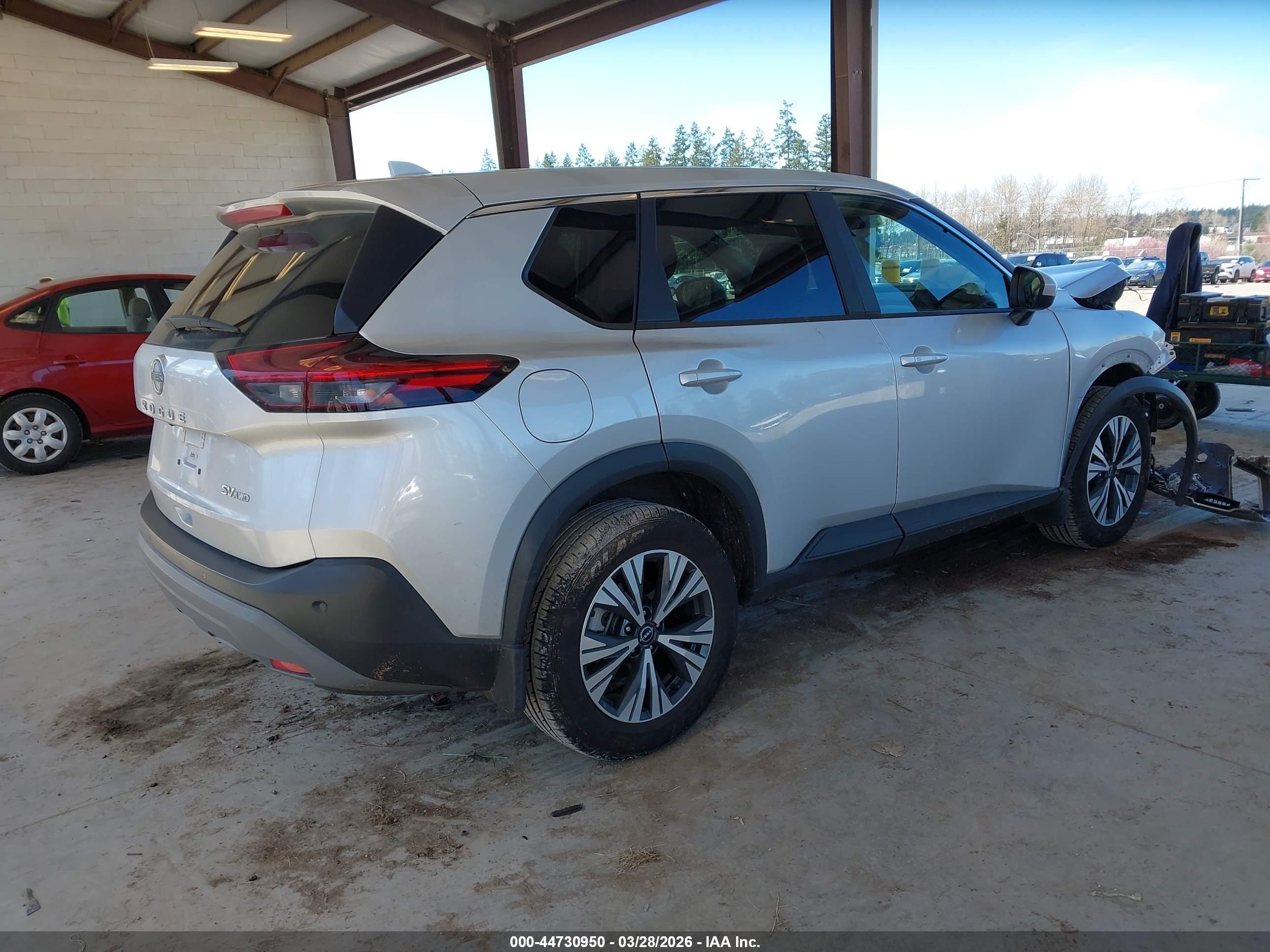 NISSAN ROGUE image 4
