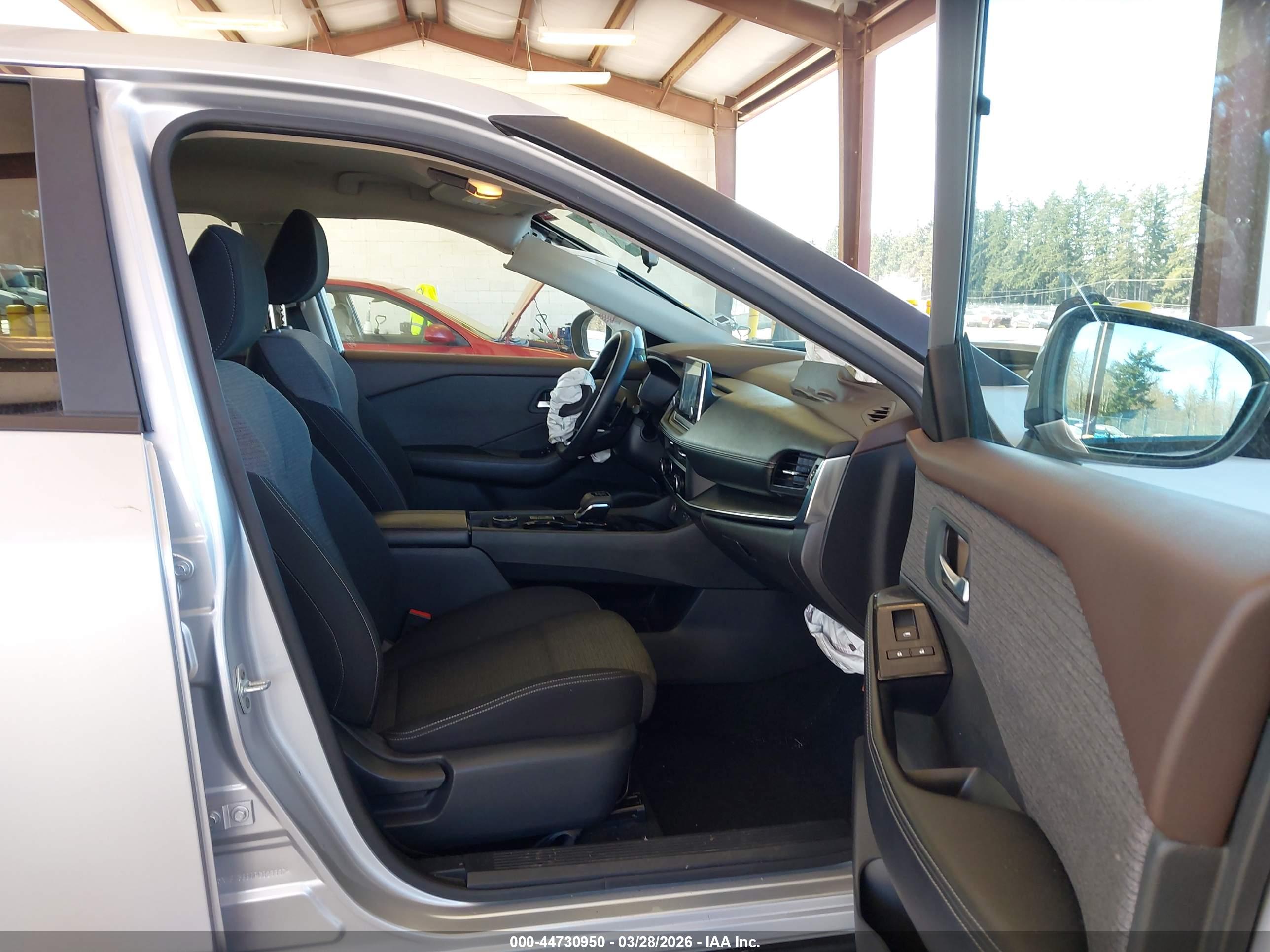 NISSAN ROGUE image 5