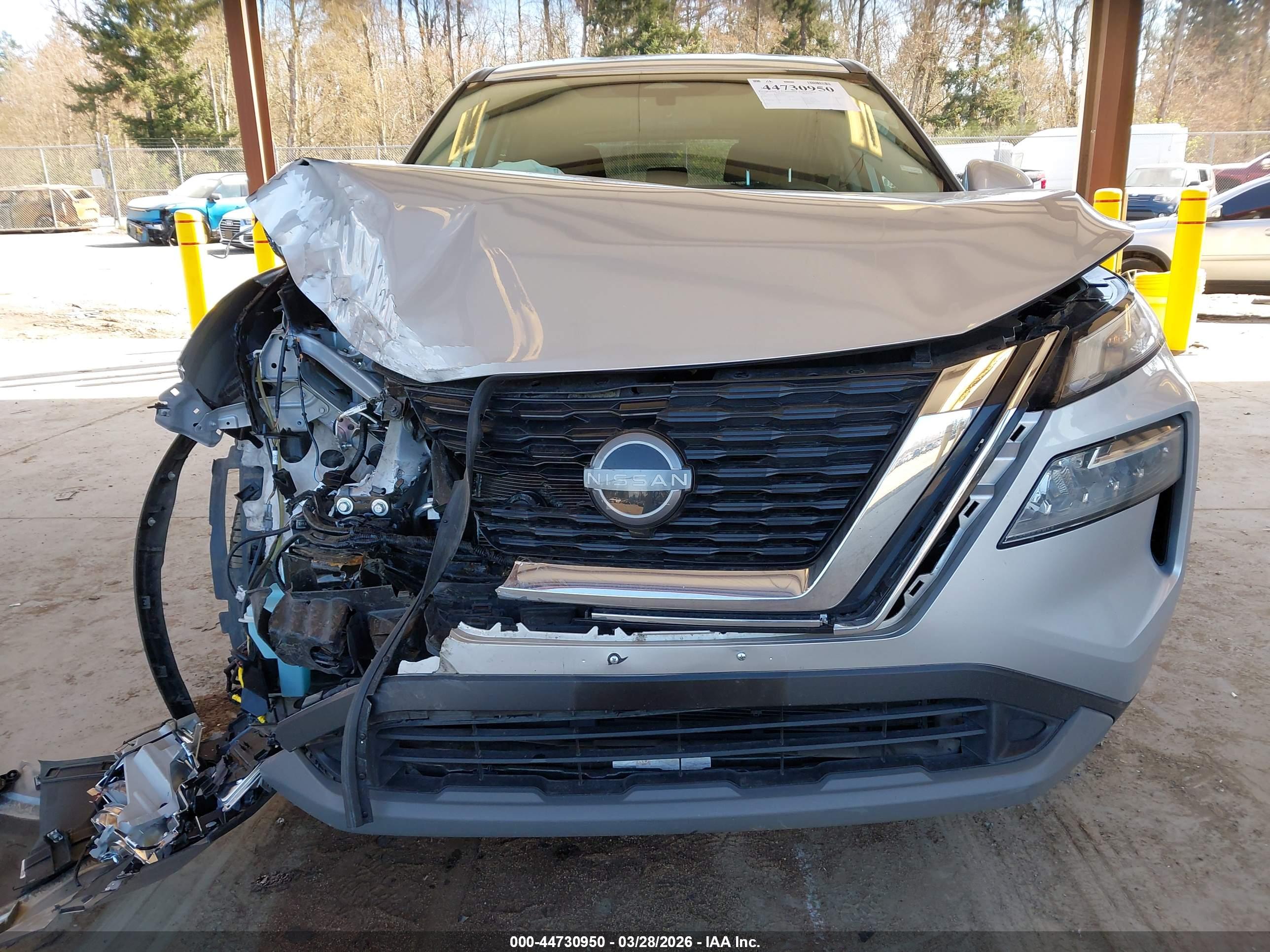 NISSAN ROGUE image 6