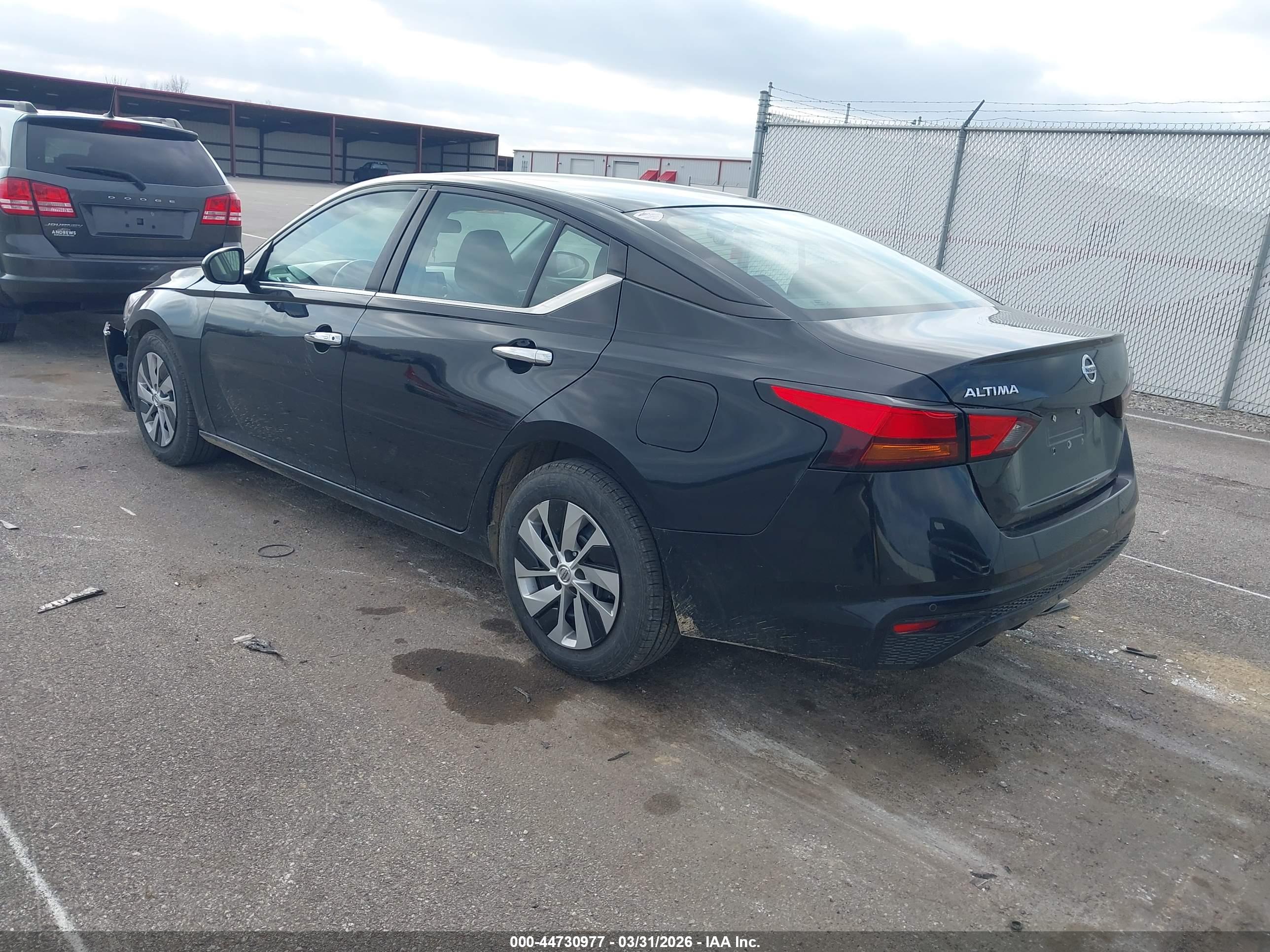 NISSAN ALTIMA image 3