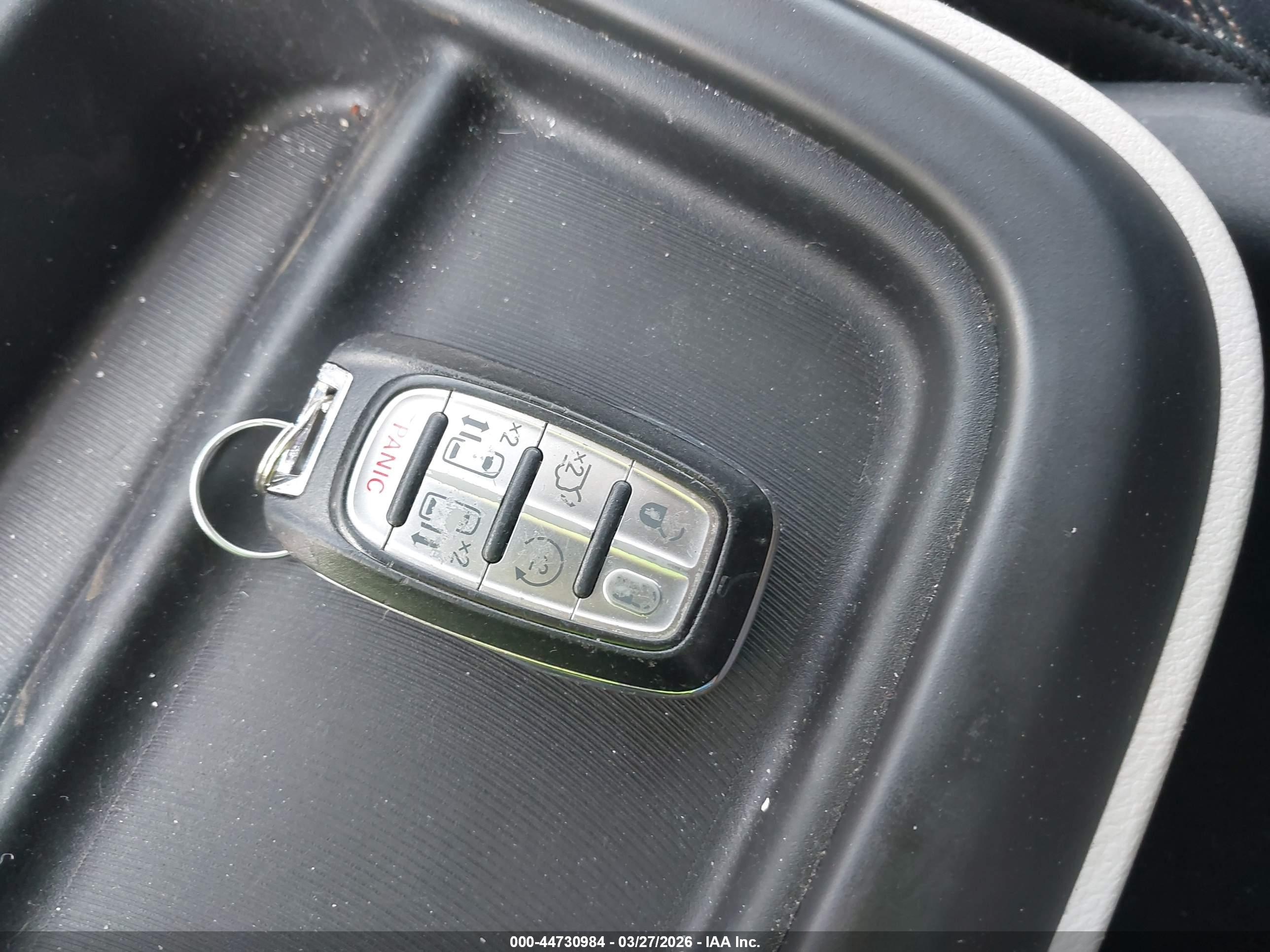 CHRYSLER PACIFICA image 11