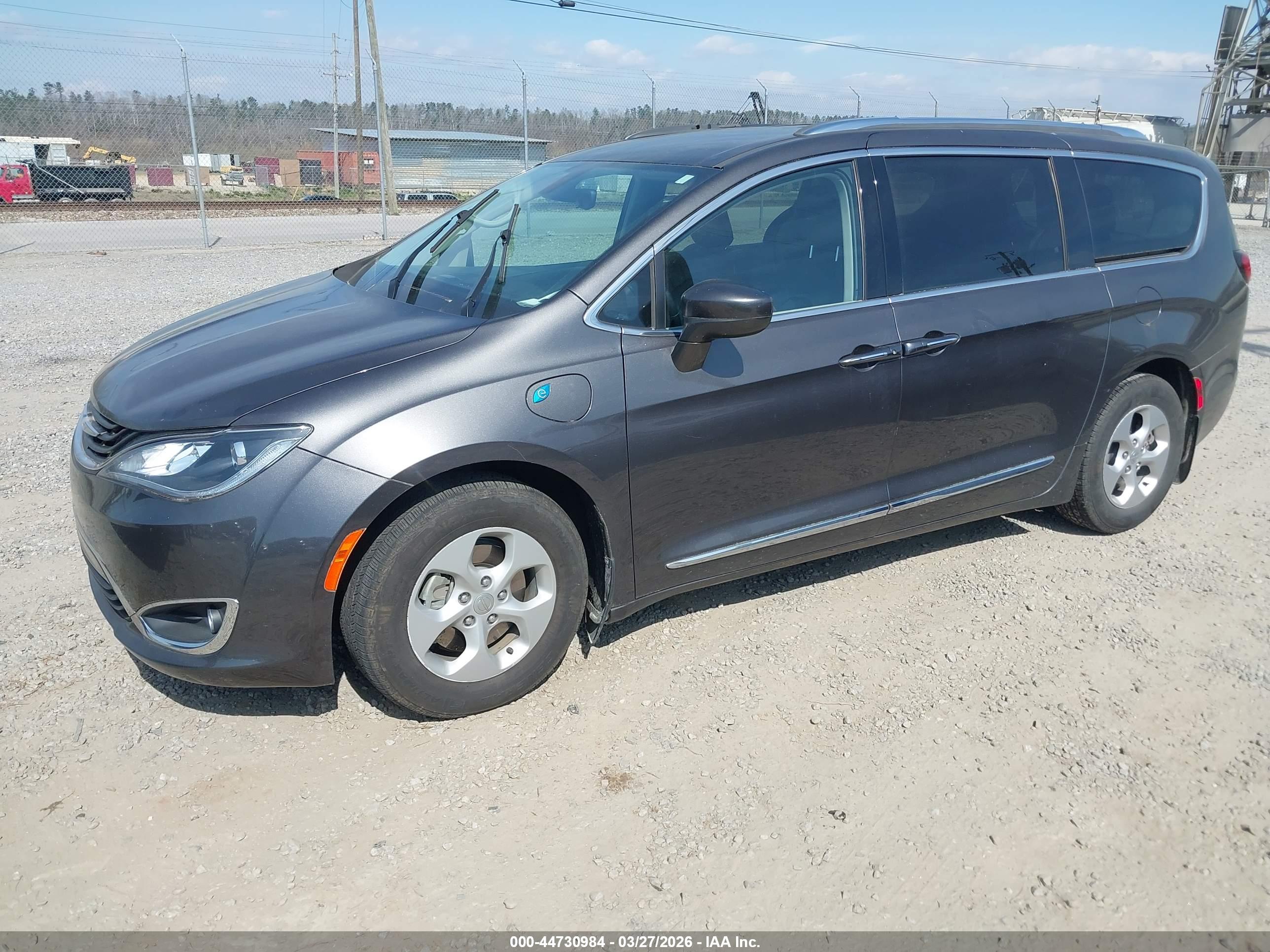CHRYSLER PACIFICA image 2