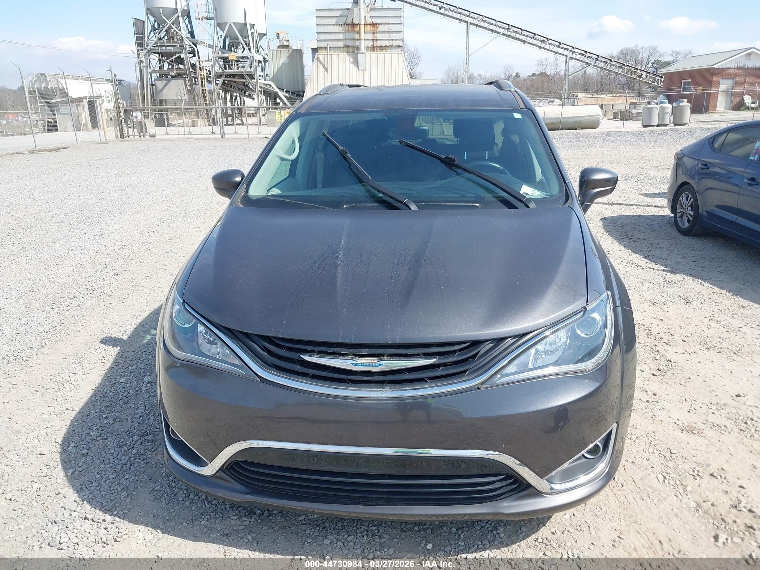 CHRYSLER PACIFICA image 6