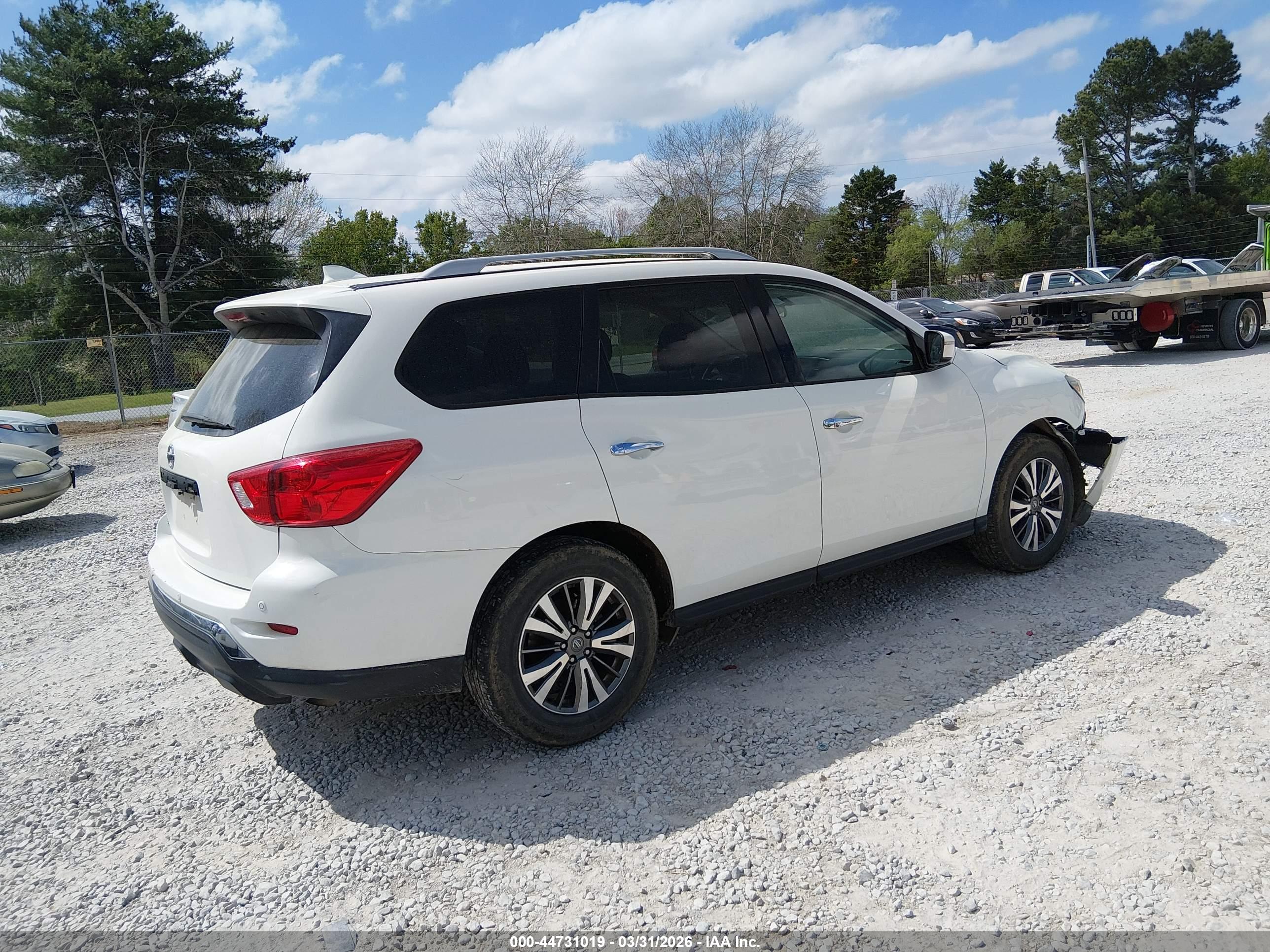 NISSAN PATHFINDER image 4